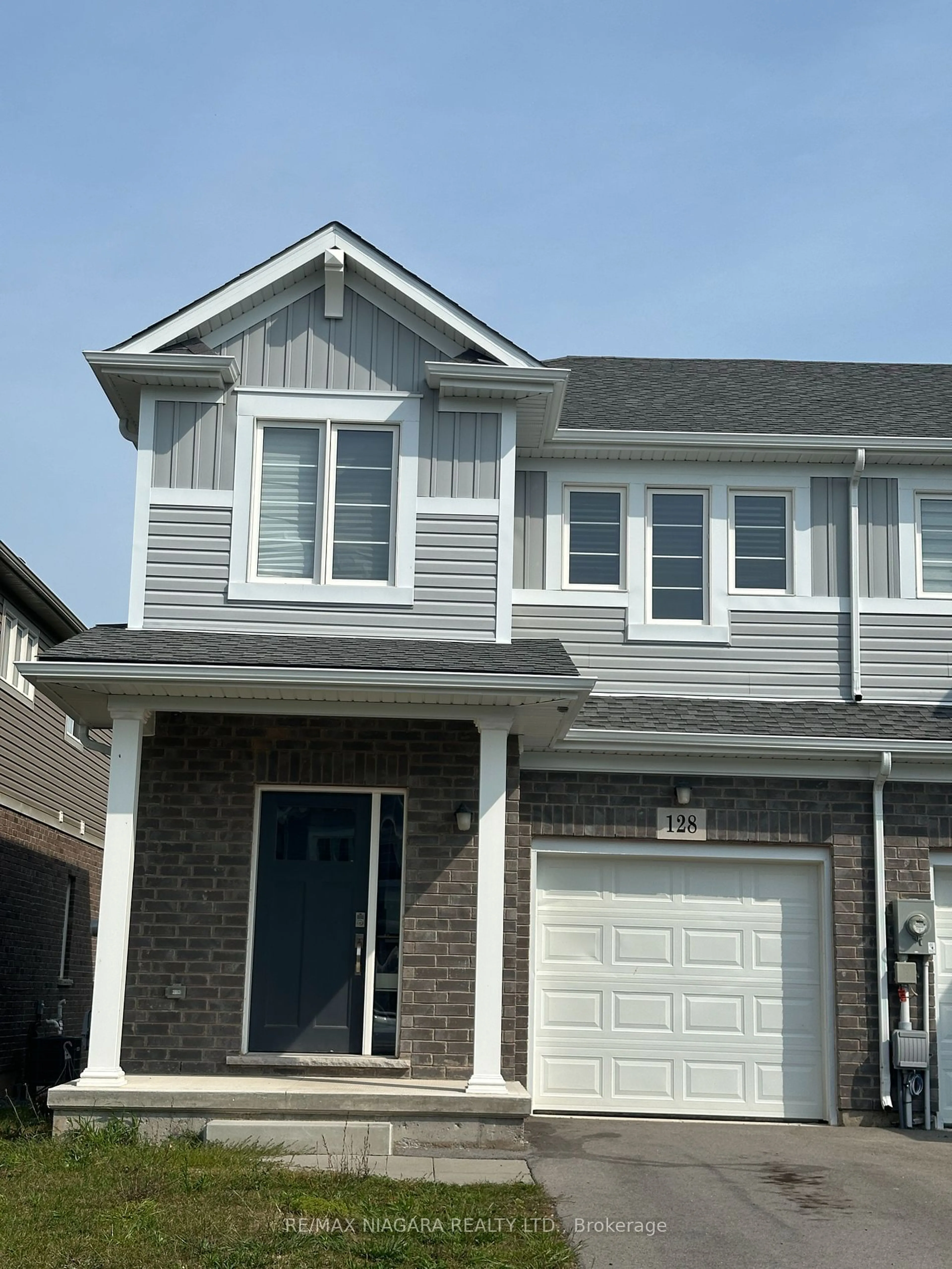 Home with vinyl exterior material for 128 Sunflower Pl, Welland Ontario L3C 0H9