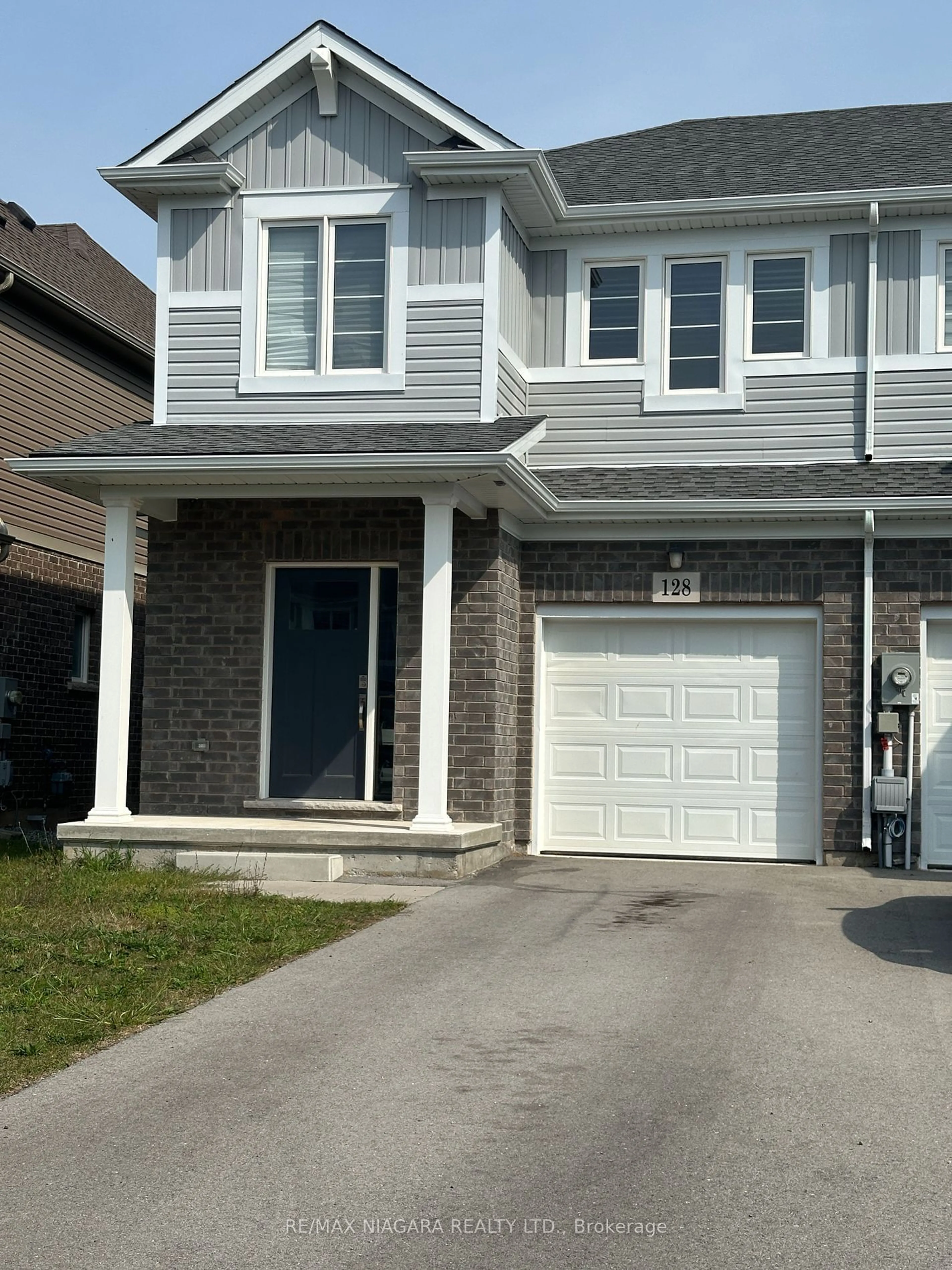 Frontside or backside of a home for 128 Sunflower Pl, Welland Ontario L3C 0H9