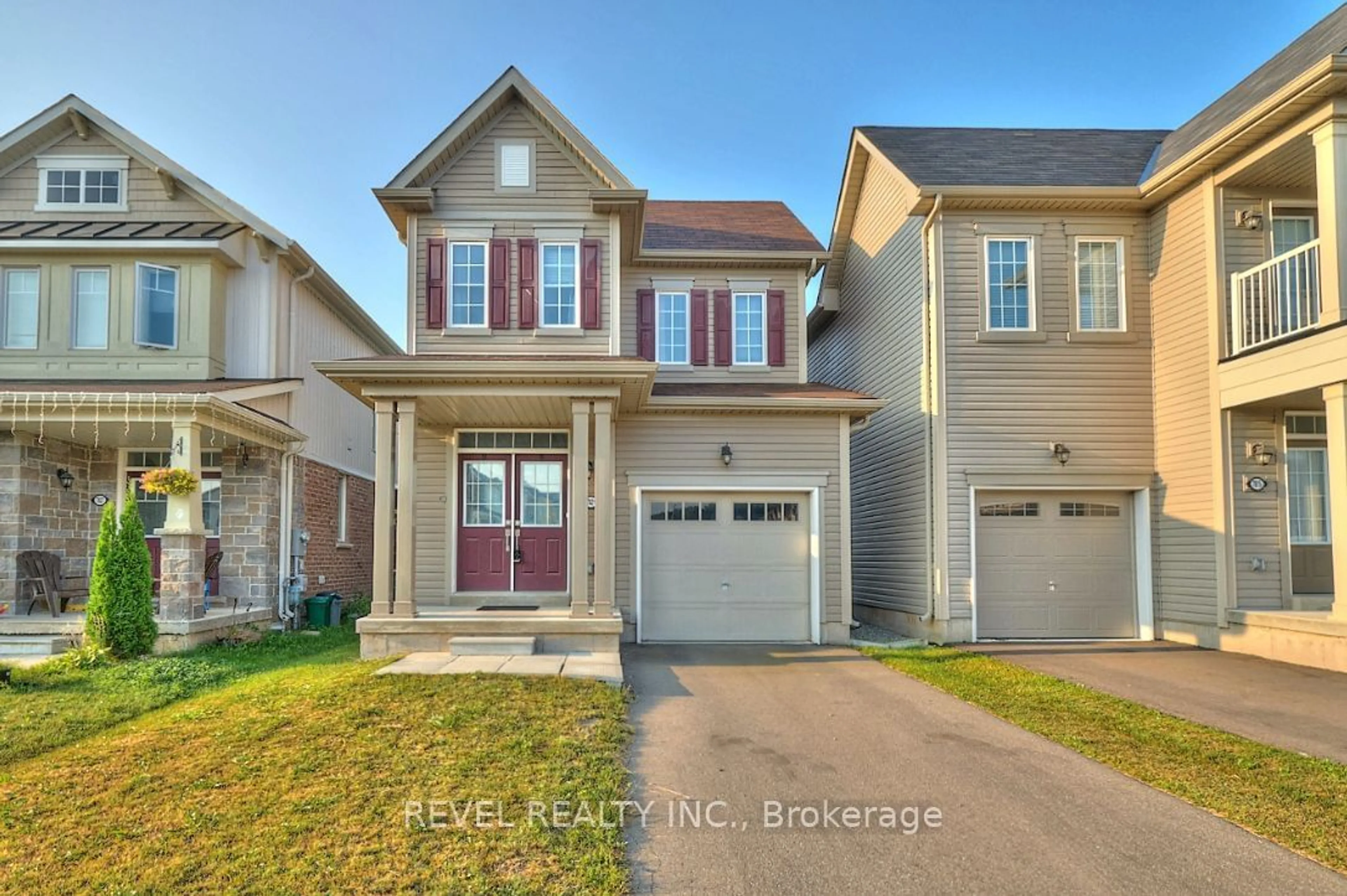 Frontside or backside of a home, the street view for 7821 Dockweed Dr, Niagara Falls Ontario L2H 3R9