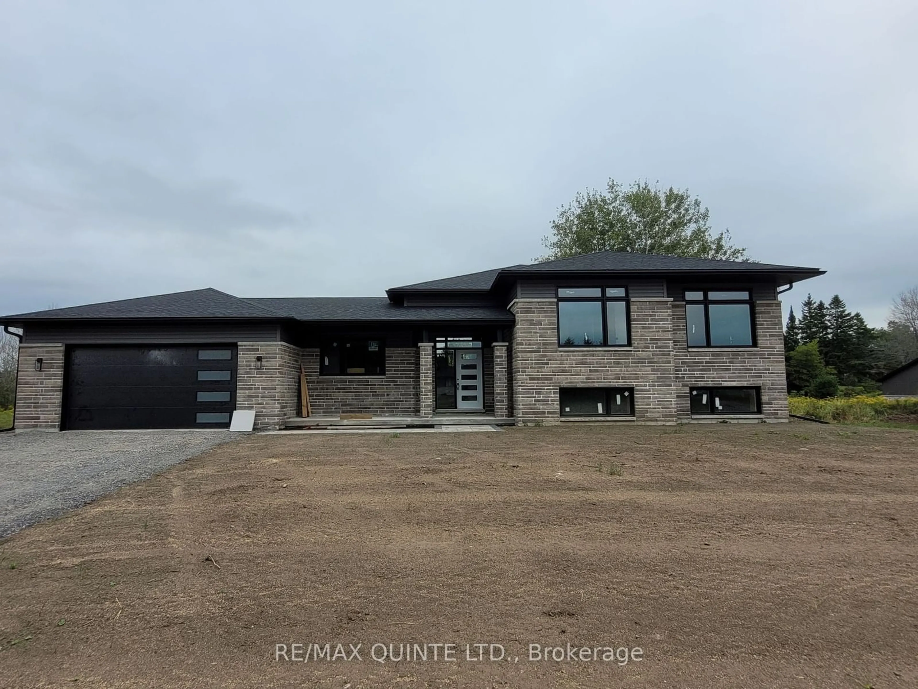 Frontside or backside of a home for 322 MICHAELS WAY, Prince Edward County Ontario K0K 1L0