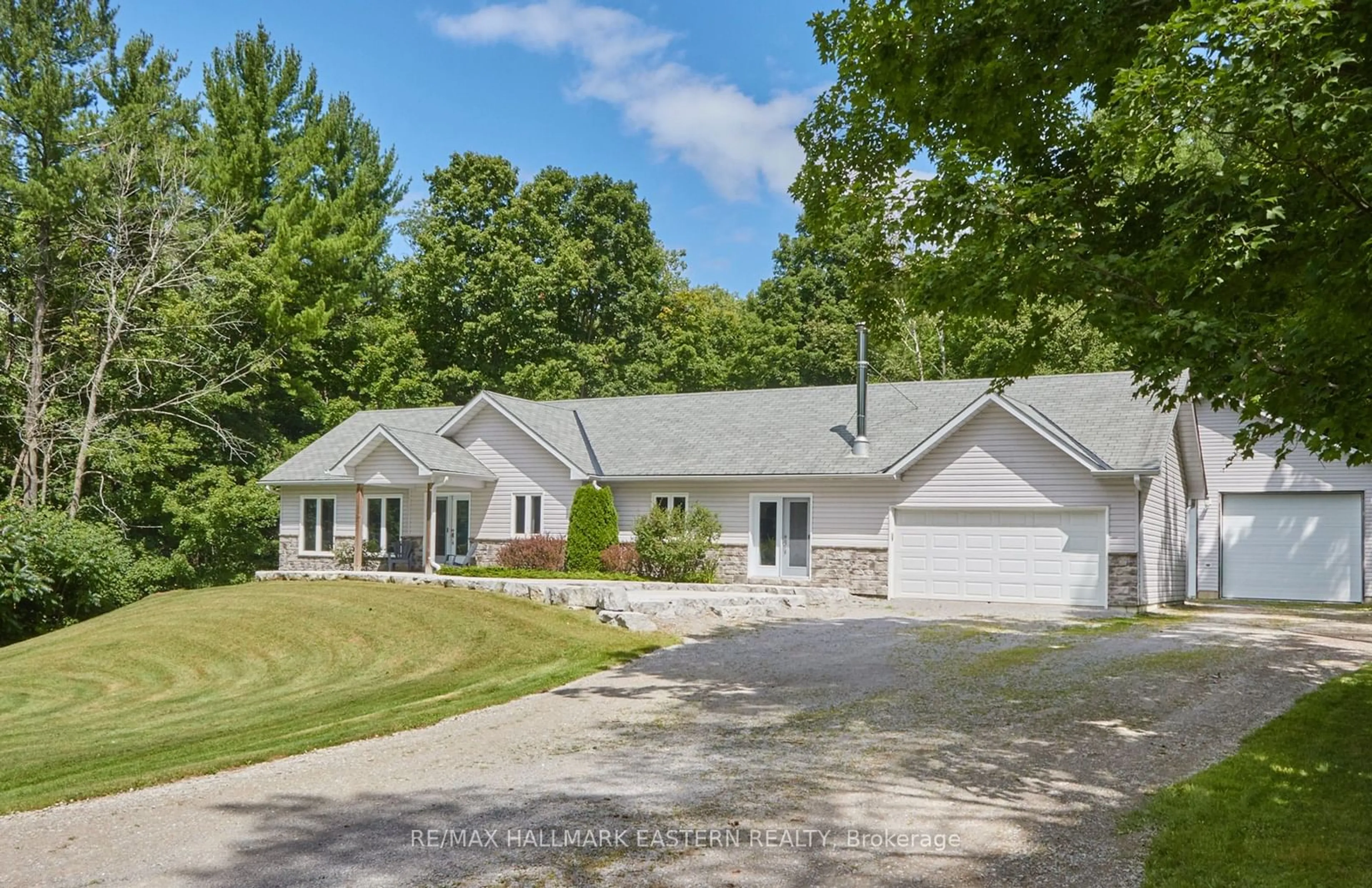 Frontside or backside of a home, the street view for 39 Deer Ave, Cavan Monaghan Ontario K0L 1V0