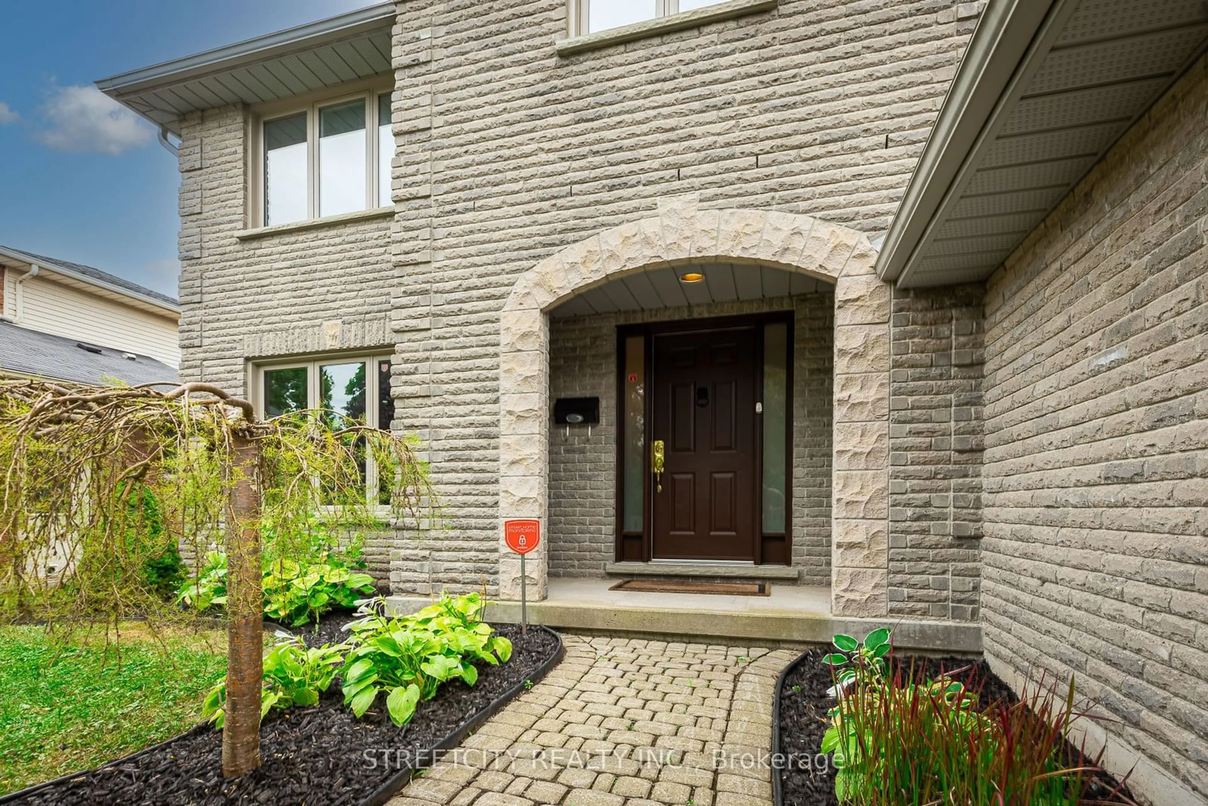 Home with brick exterior material for 59 Sunnyside Dr, London Ontario N5X 3M4