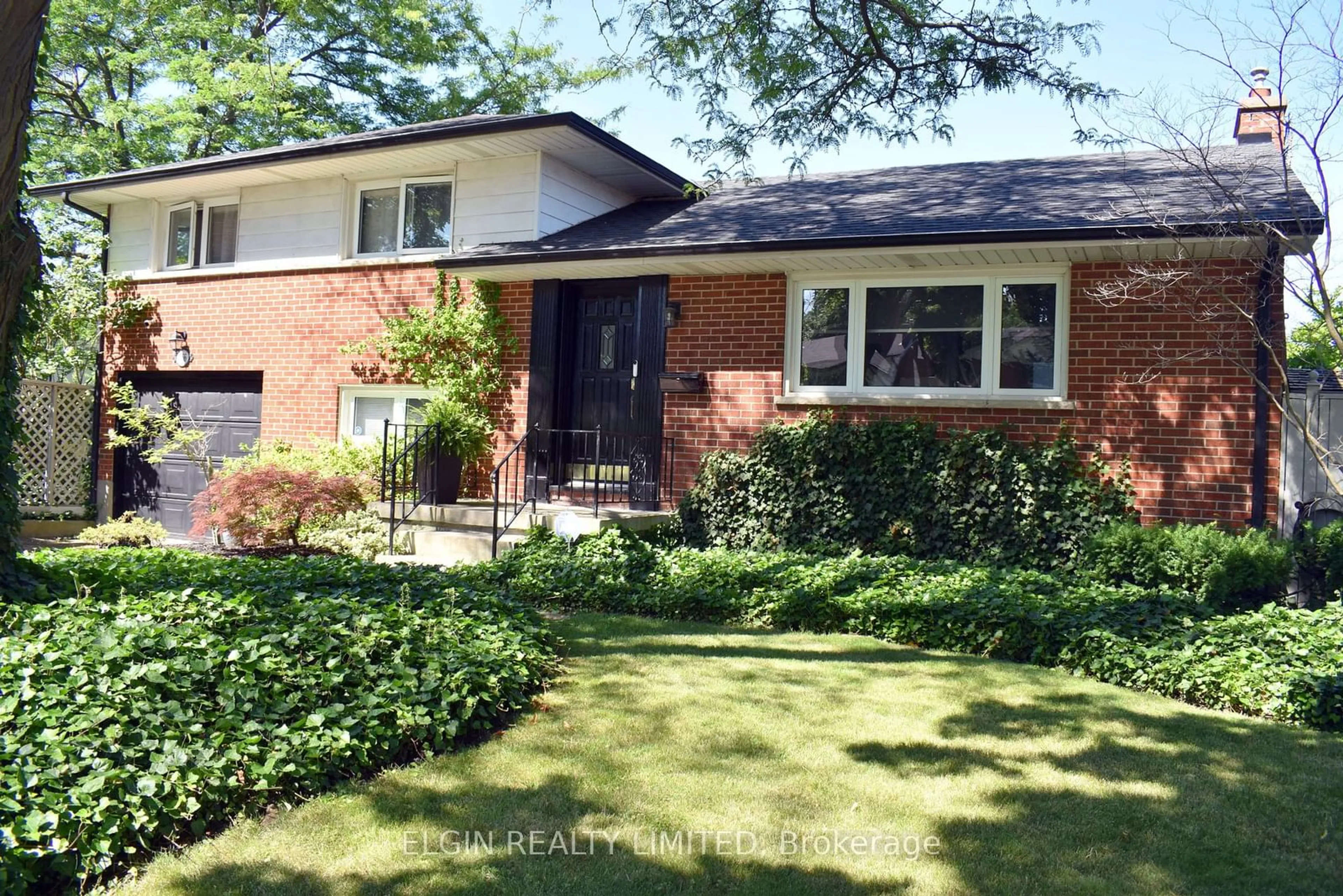 Home with brick exterior material for 366 Burlington Cres, London Ontario N5Z 3H1