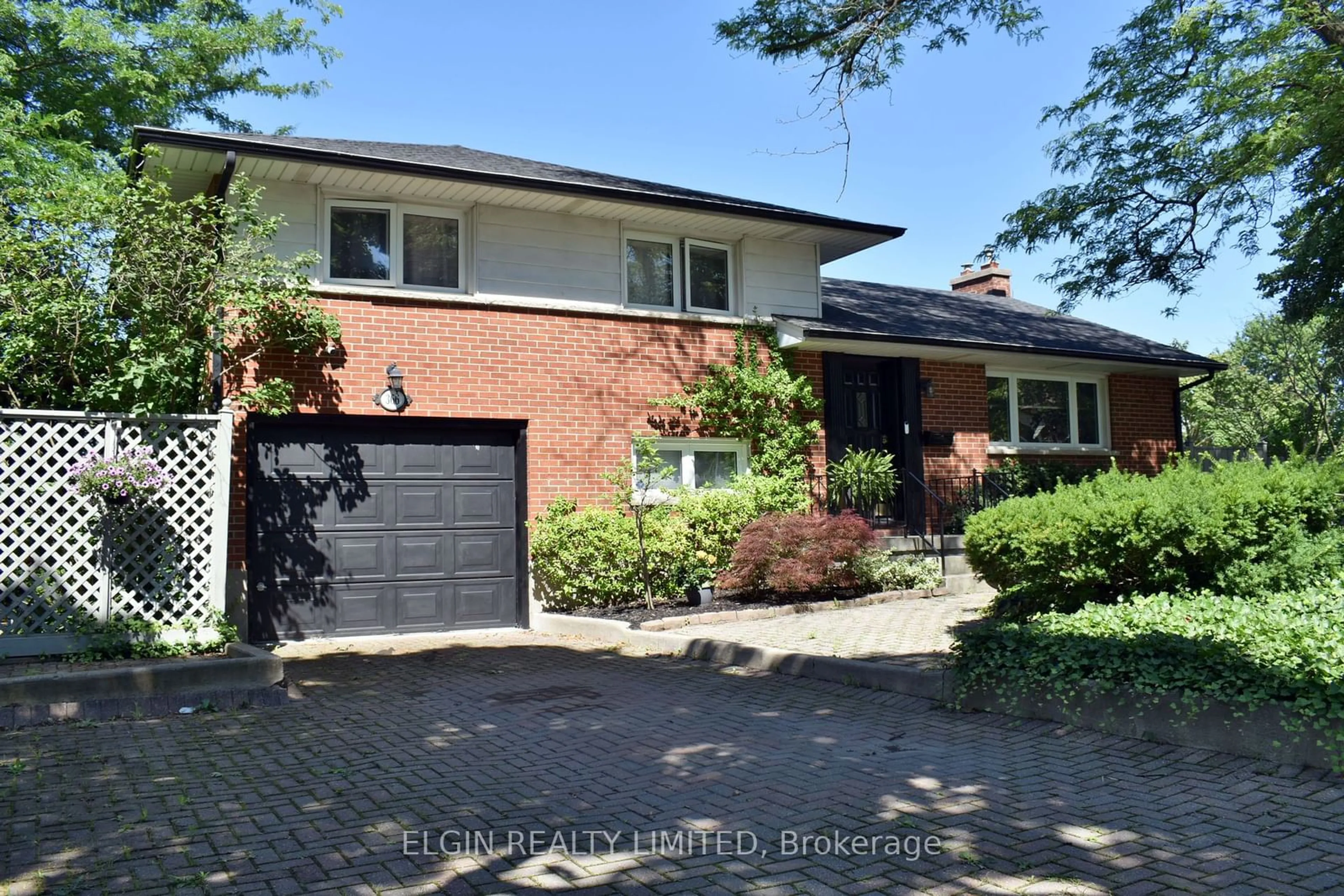 Home with brick exterior material for 366 Burlington Cres, London Ontario N5Z 3H1