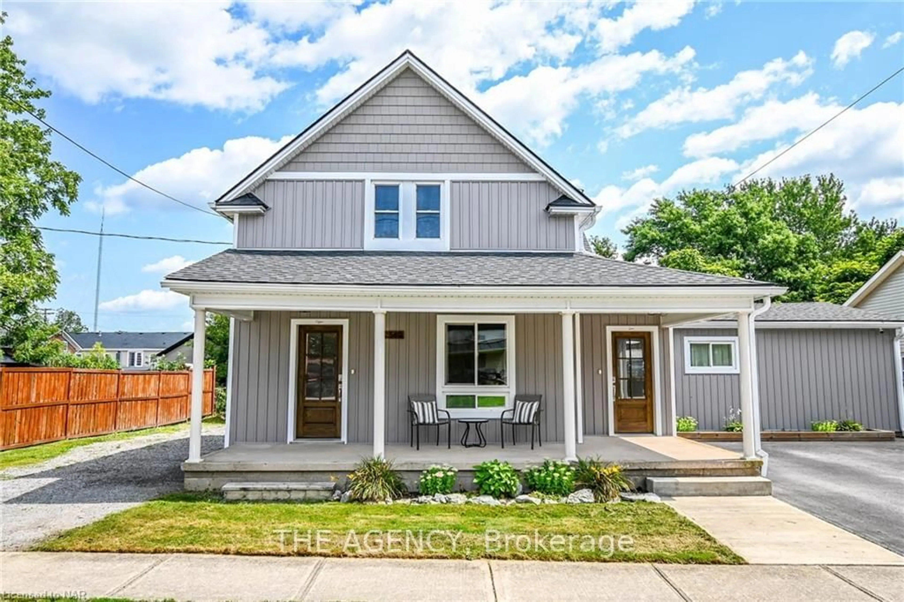 Frontside or backside of a home, cottage for 2540 Airline St, Fort Erie Ontario L0S 1S0