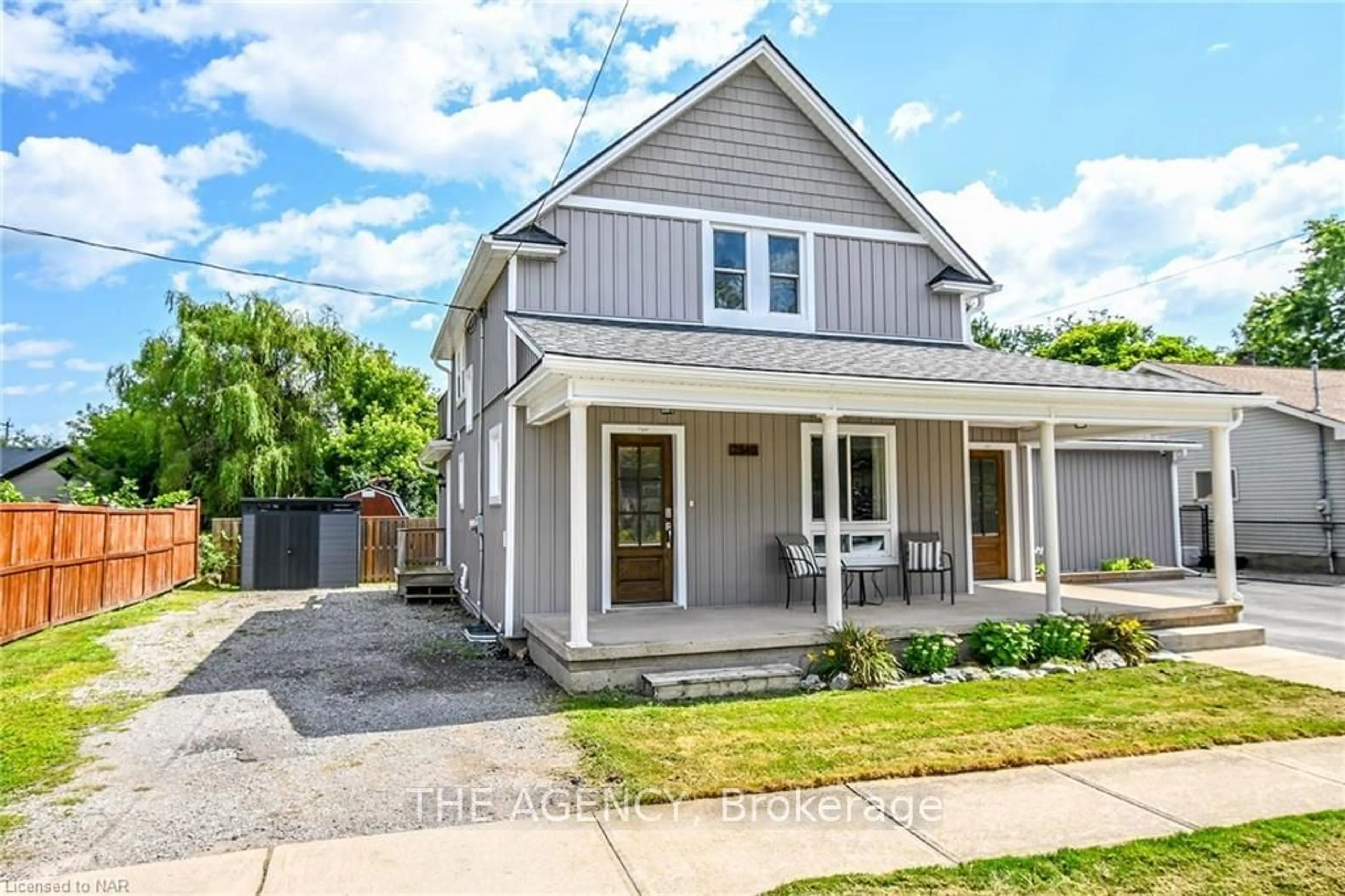 Frontside or backside of a home, cottage for 2540 Airline St, Fort Erie Ontario L0S 1S0