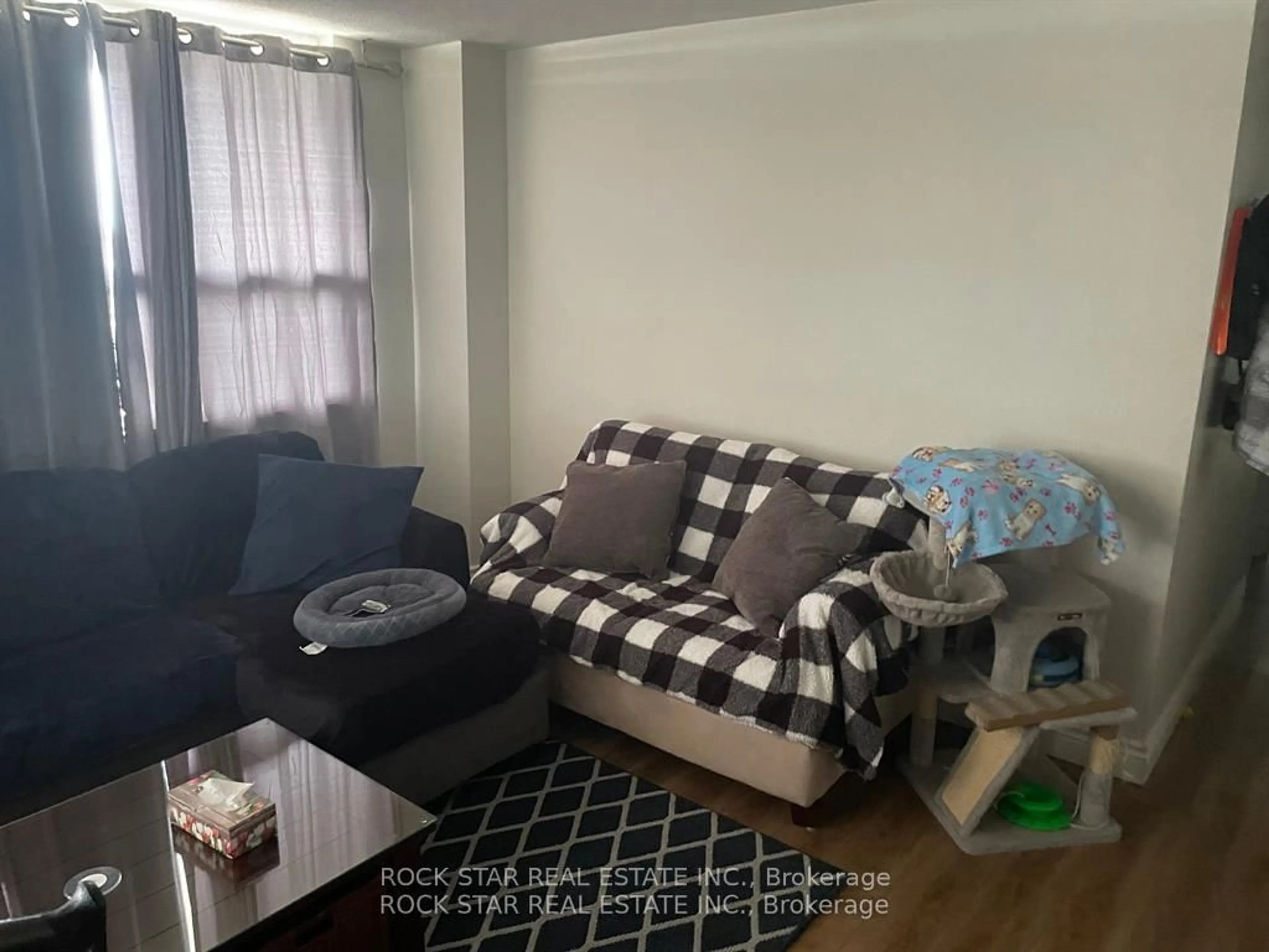 Living room, unknown floor for 15 Albright Rd #602, Hamilton Ontario L8K 5J2