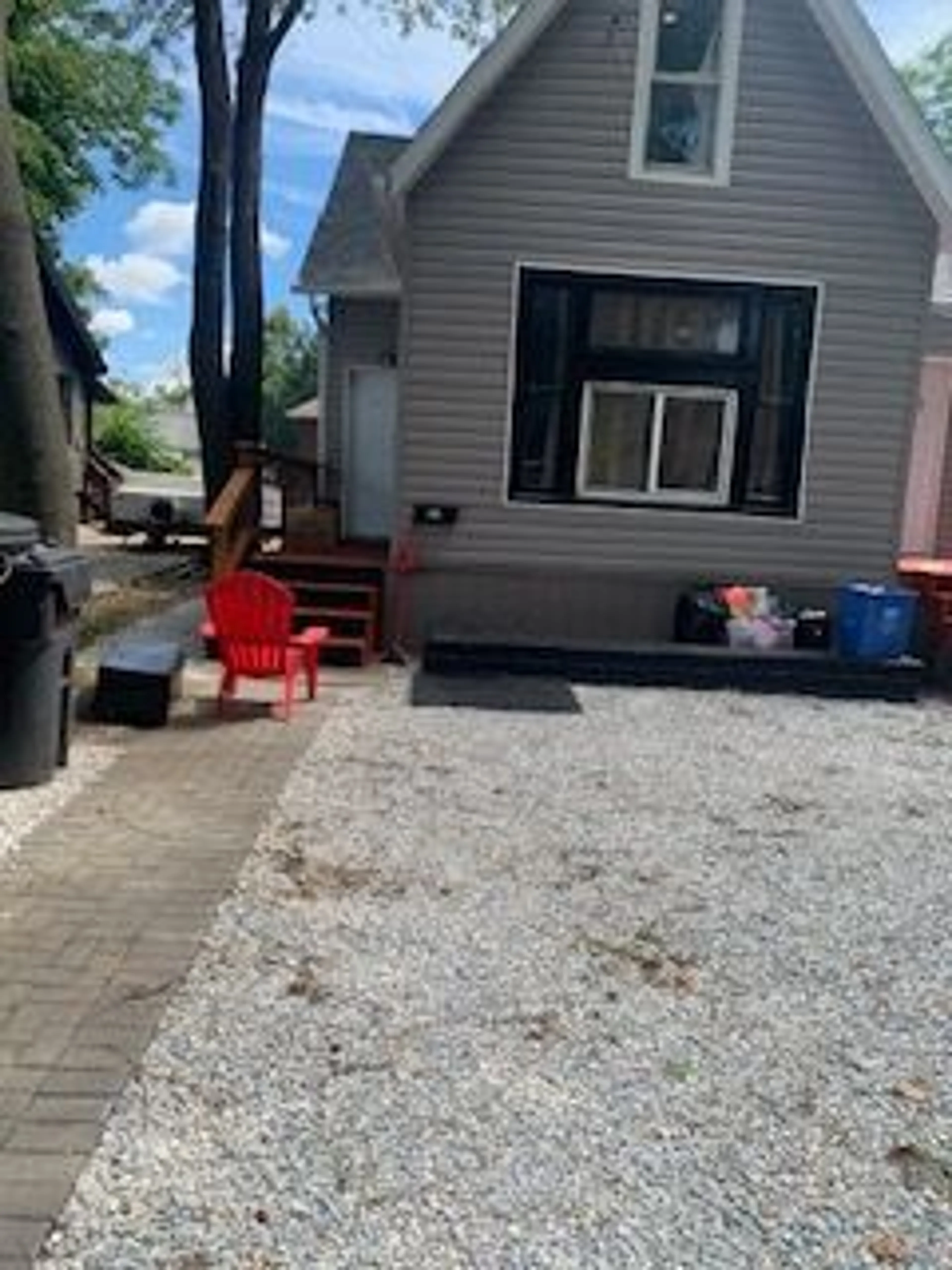 Patio for 3141-43 Donnelley St, Windsor Ontario N9C 1M3