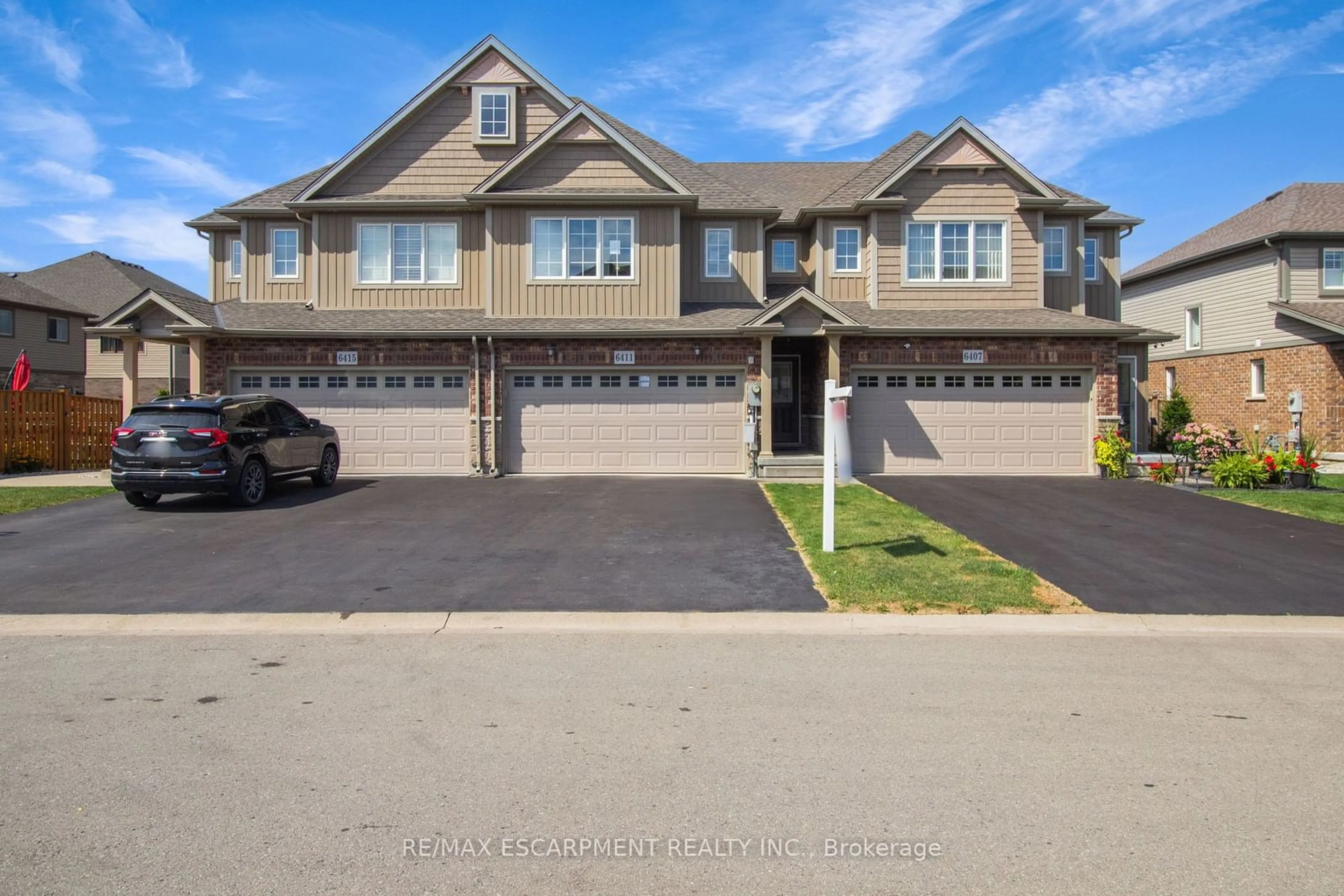 A pic from exterior of the house or condo for 6411 Shapton Cres, Niagara Falls Ontario L2H 0B3