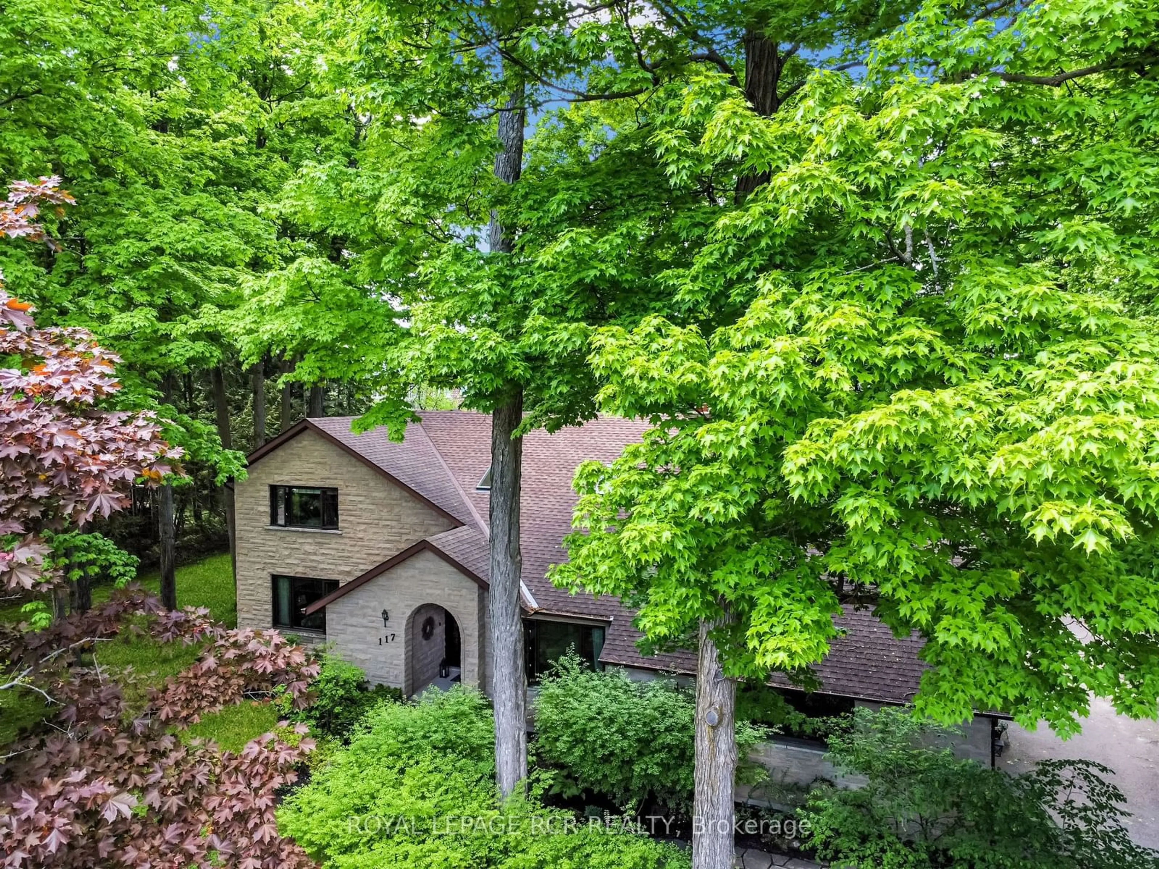 A pic from exterior of the house or condo, cottage for 117 Birch Grve, Shelburne Ontario L9V 2W3