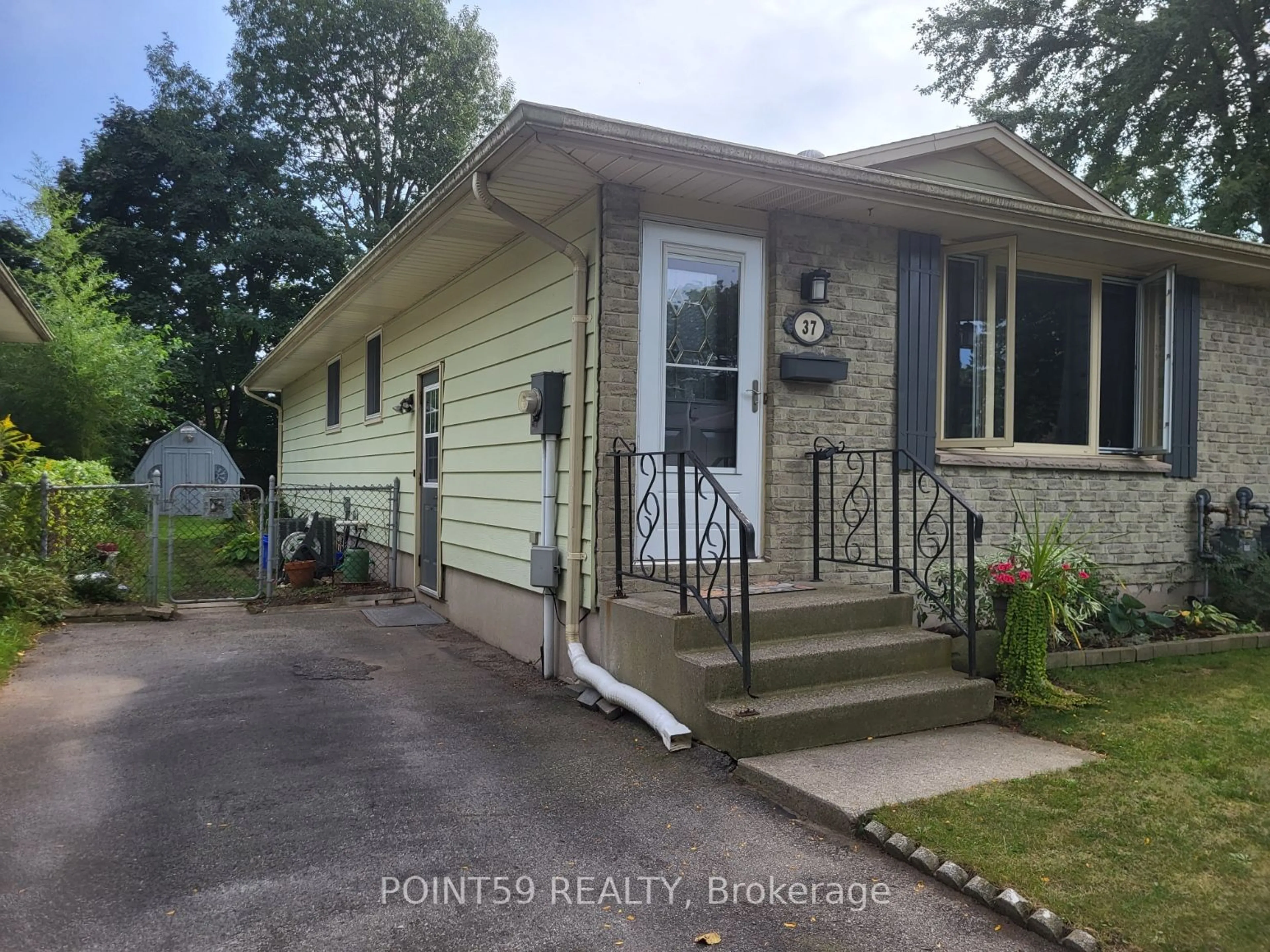 Frontside or backside of a home for 37 Monsarrat Cres, London Ontario N5Y 4Y7