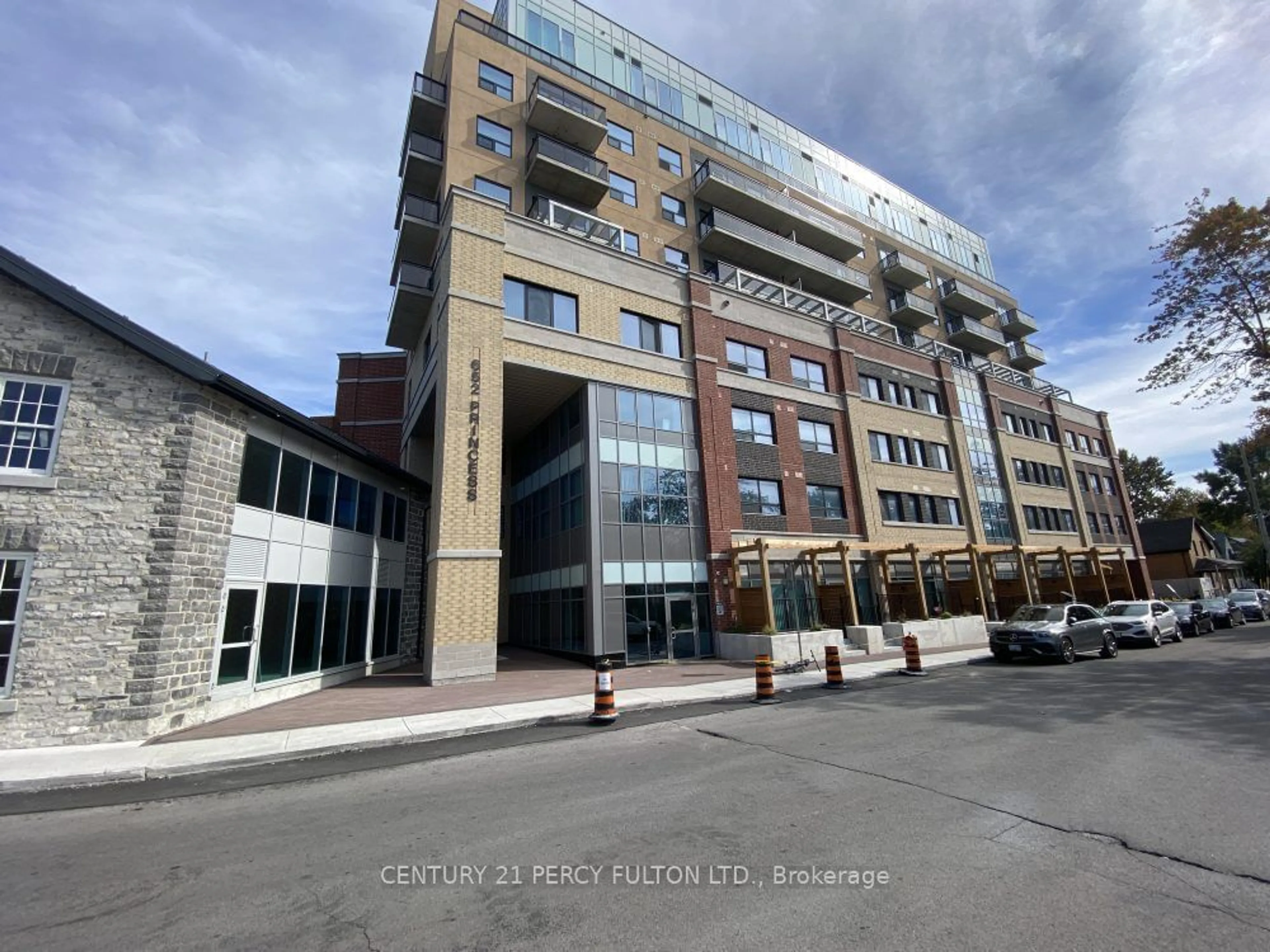 A pic from exterior of the house or condo, the front or back of building for 652 Princess St #429, Kingston Ontario K7L 1E5