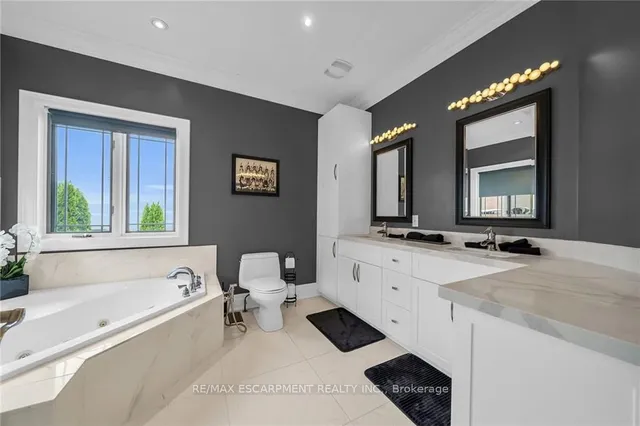 Additional property image - 94 SEABREEZE Cres