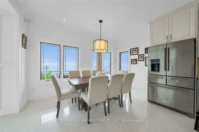 Additional property image - 94 SEABREEZE Cres