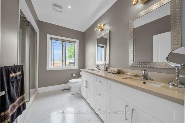 Additional property image - 94 SEABREEZE Cres