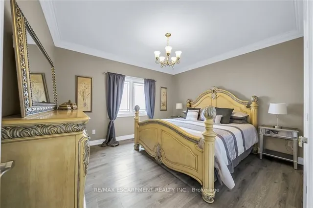 Additional property image - 94 SEABREEZE Cres