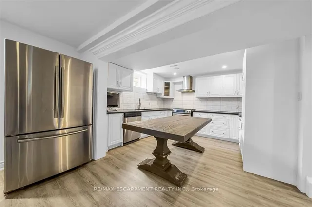 Additional property image - 94 SEABREEZE Cres