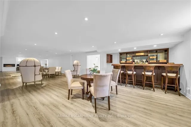 Additional property image - 94 SEABREEZE Cres