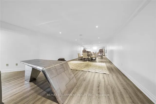 Additional property image - 94 SEABREEZE Cres