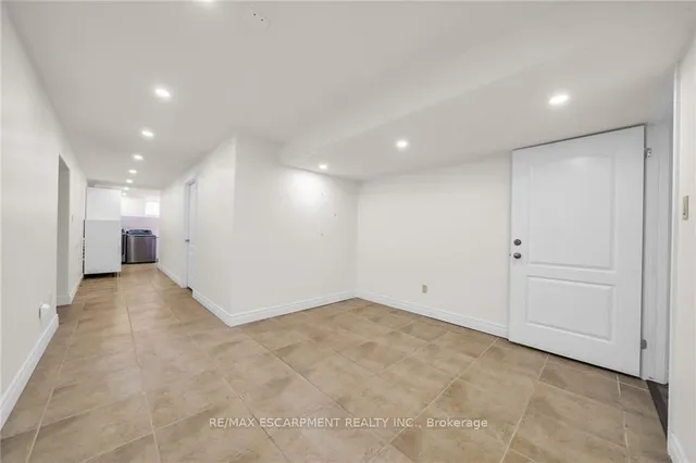 Additional property image - 94 SEABREEZE Cres