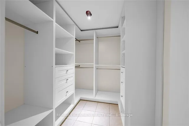 Additional property image - 94 SEABREEZE Cres
