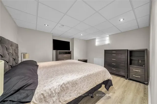 Additional property image - 94 SEABREEZE Cres