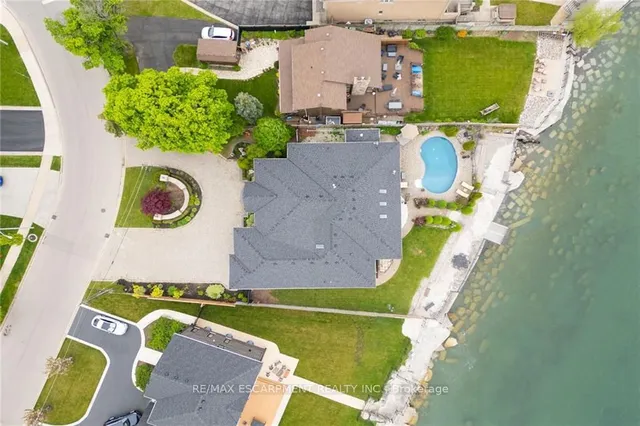 Additional property image - 94 SEABREEZE Cres