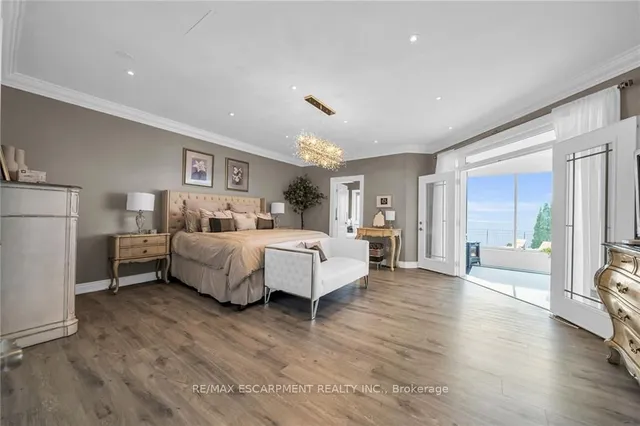 Additional property image - 94 SEABREEZE Cres