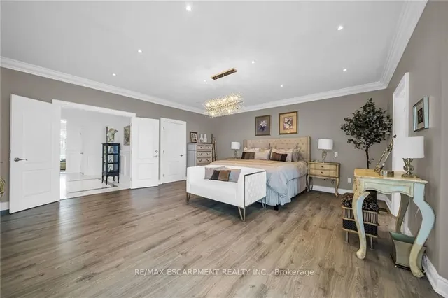 Additional property image - 94 SEABREEZE Cres