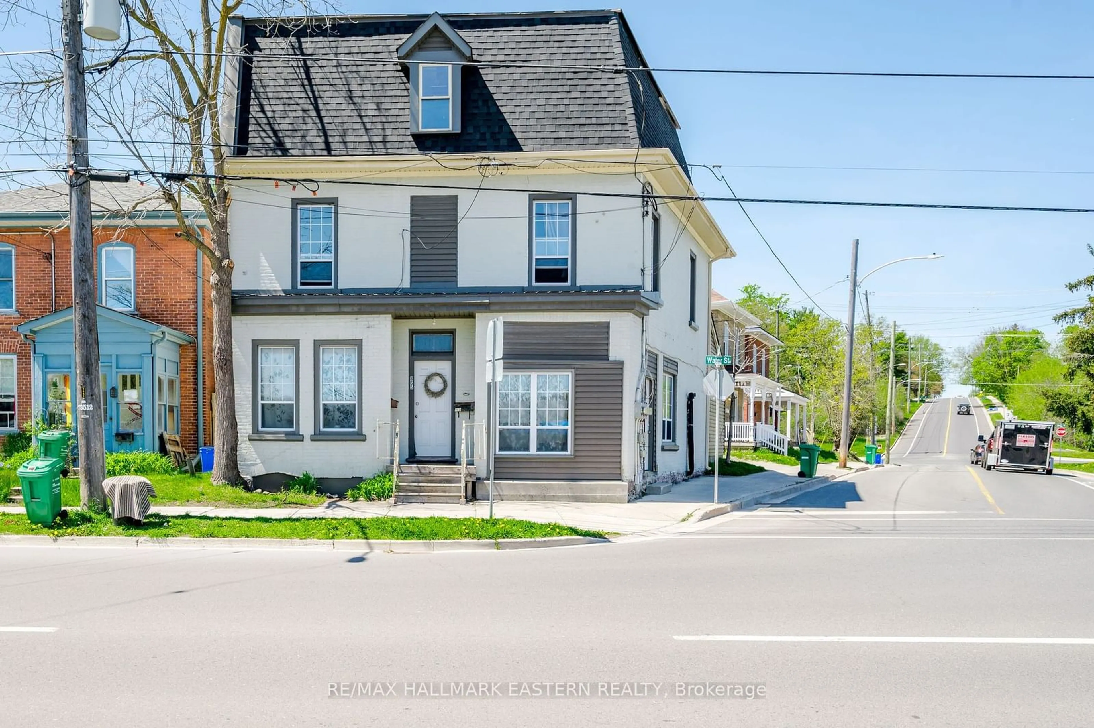 A pic from exterior of the house or condo for 865-867 Water St, Peterborough Ontario K9H 3P1