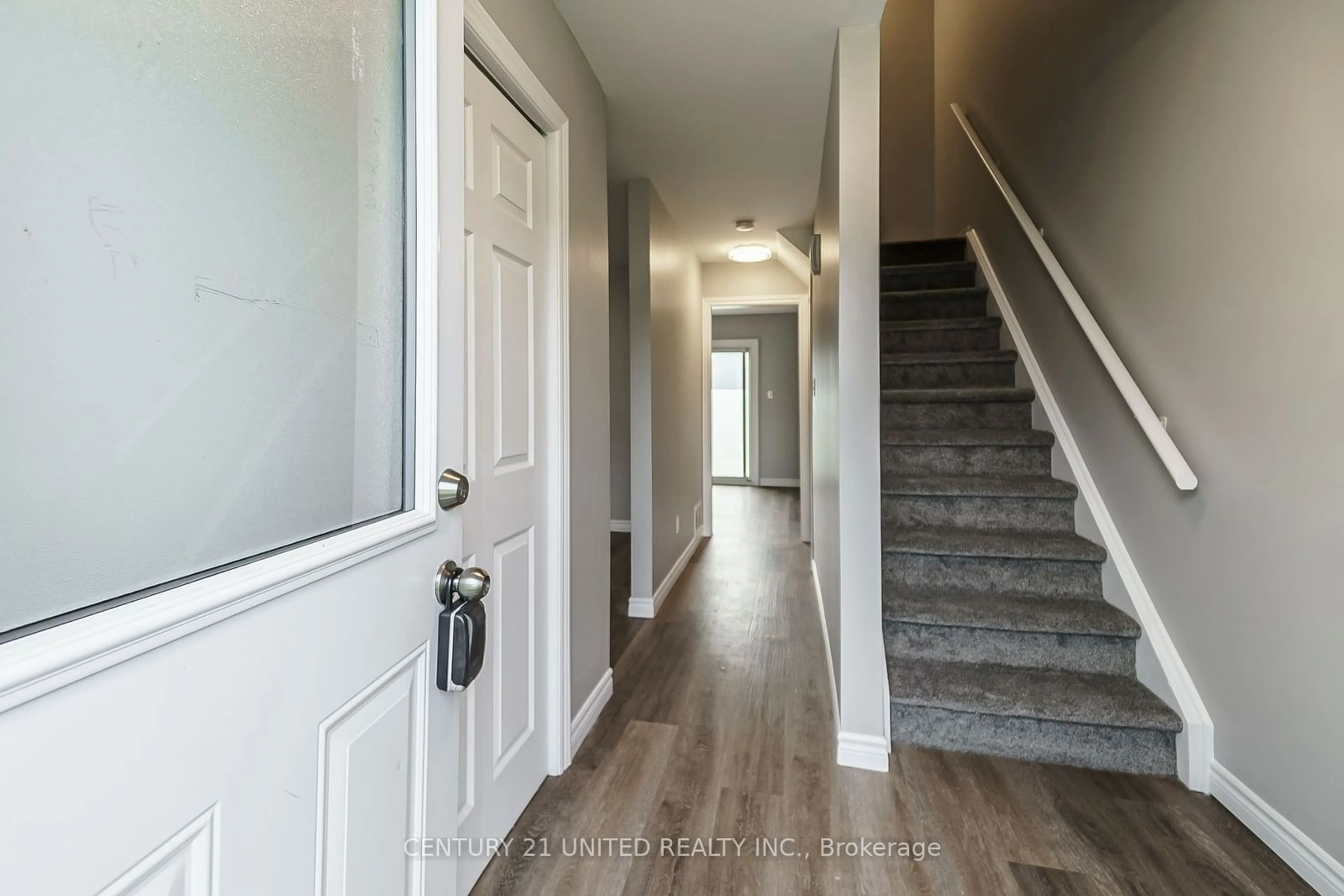 Indoor entryway, wood floors for 996 Sydenham Rd #62, Peterborough Ontario K9J 7V7