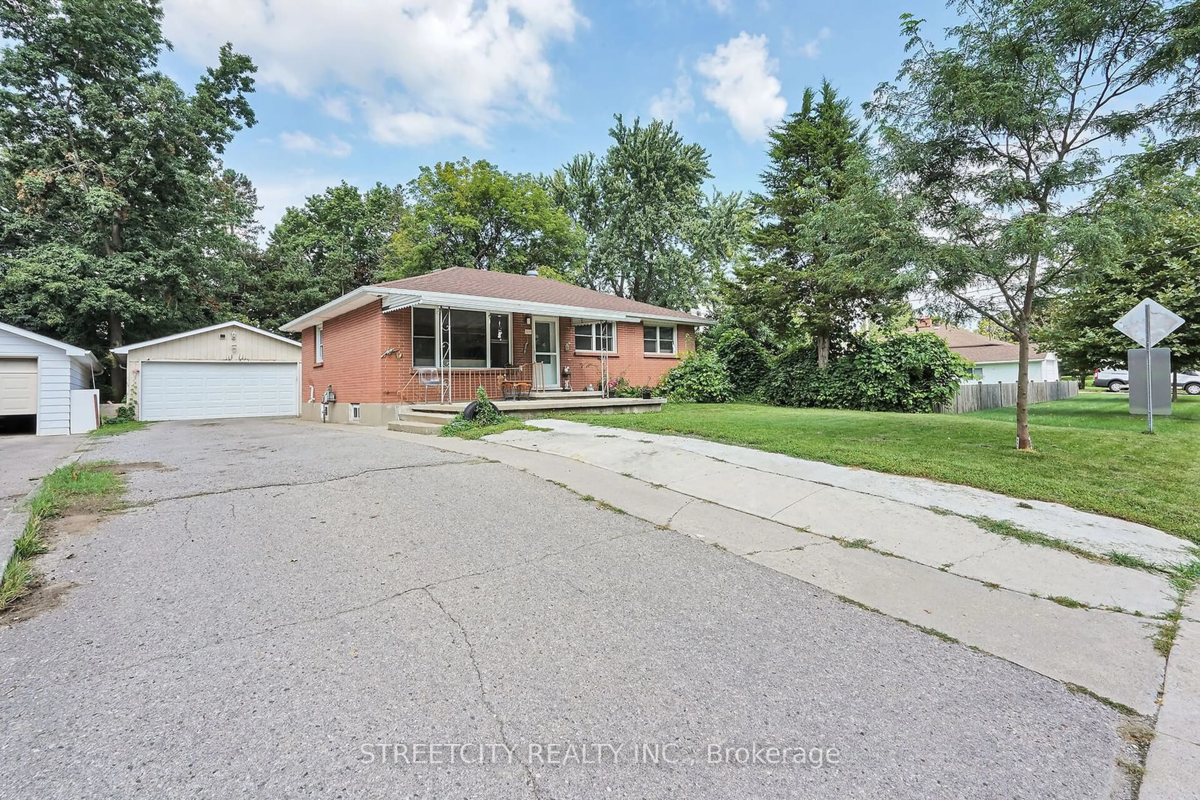 Street view for 1314 Hillcrest Ave, London Ontario N5Y 4N5