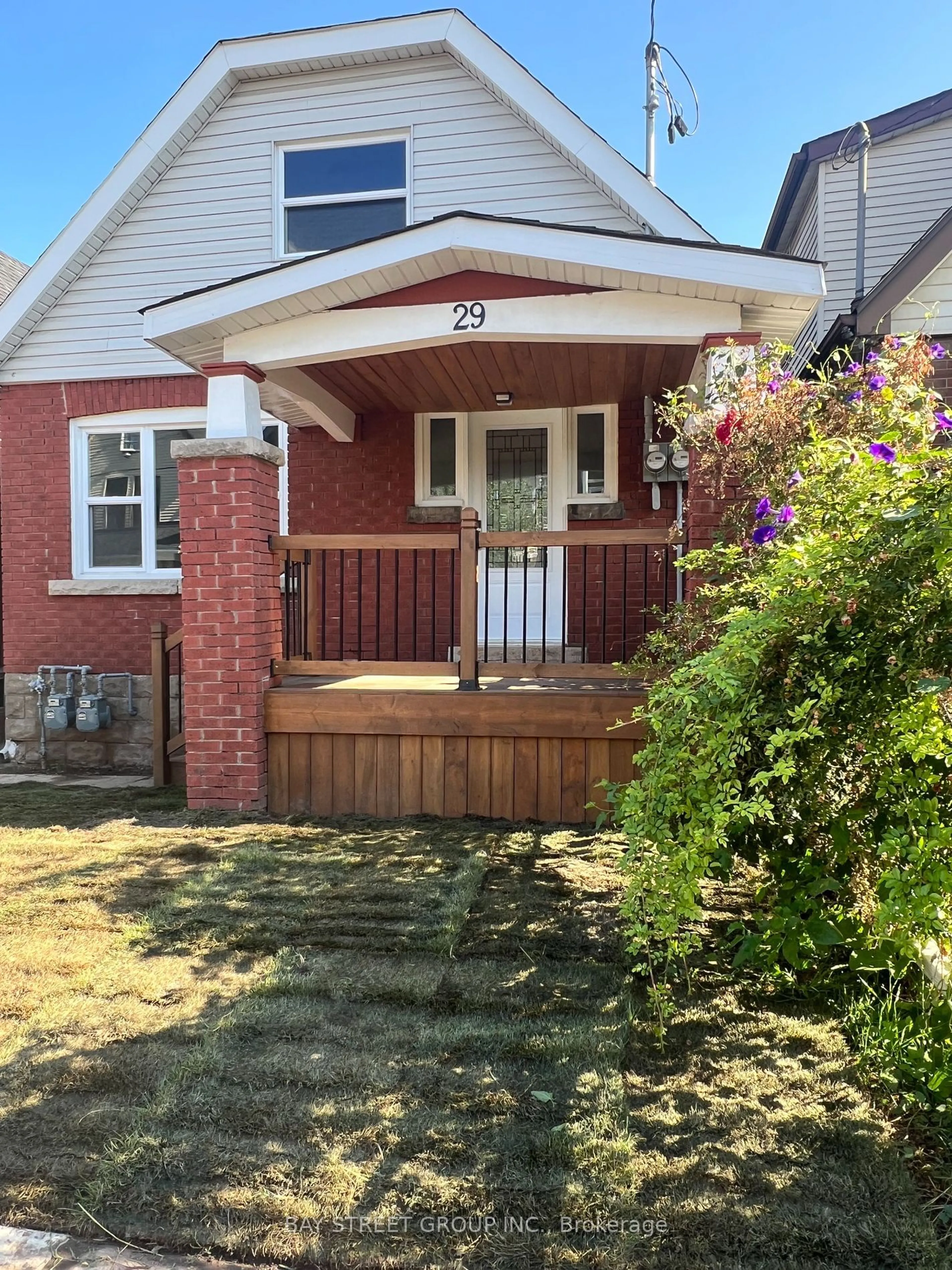 Frontside or backside of a home for 29 Keith St, Hamilton Ontario L8L 3R9