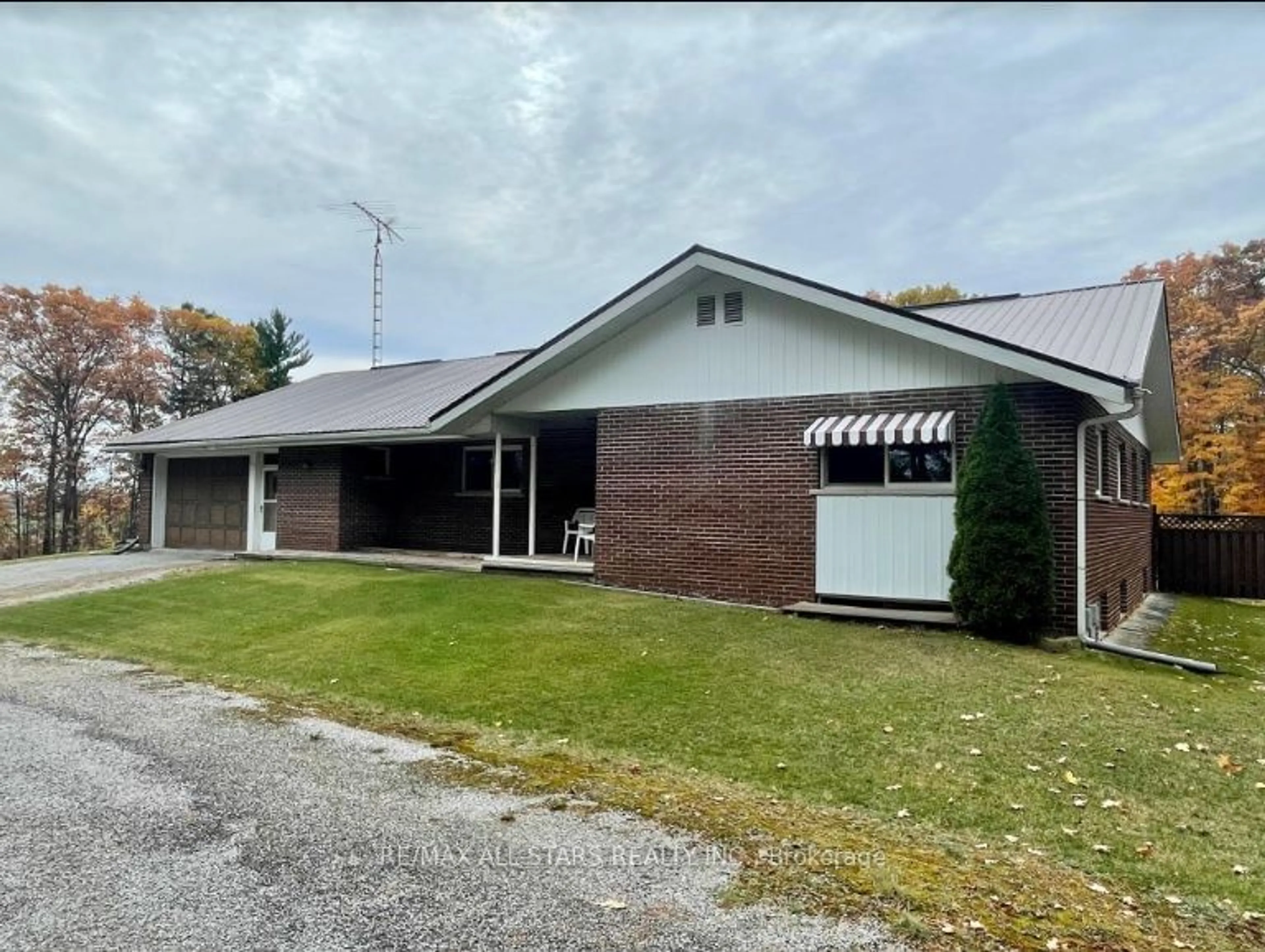 Frontside or backside of a home, the front or back of building for 1639 Kirkfield Rd, Kawartha Lakes Ontario K0M 2B0