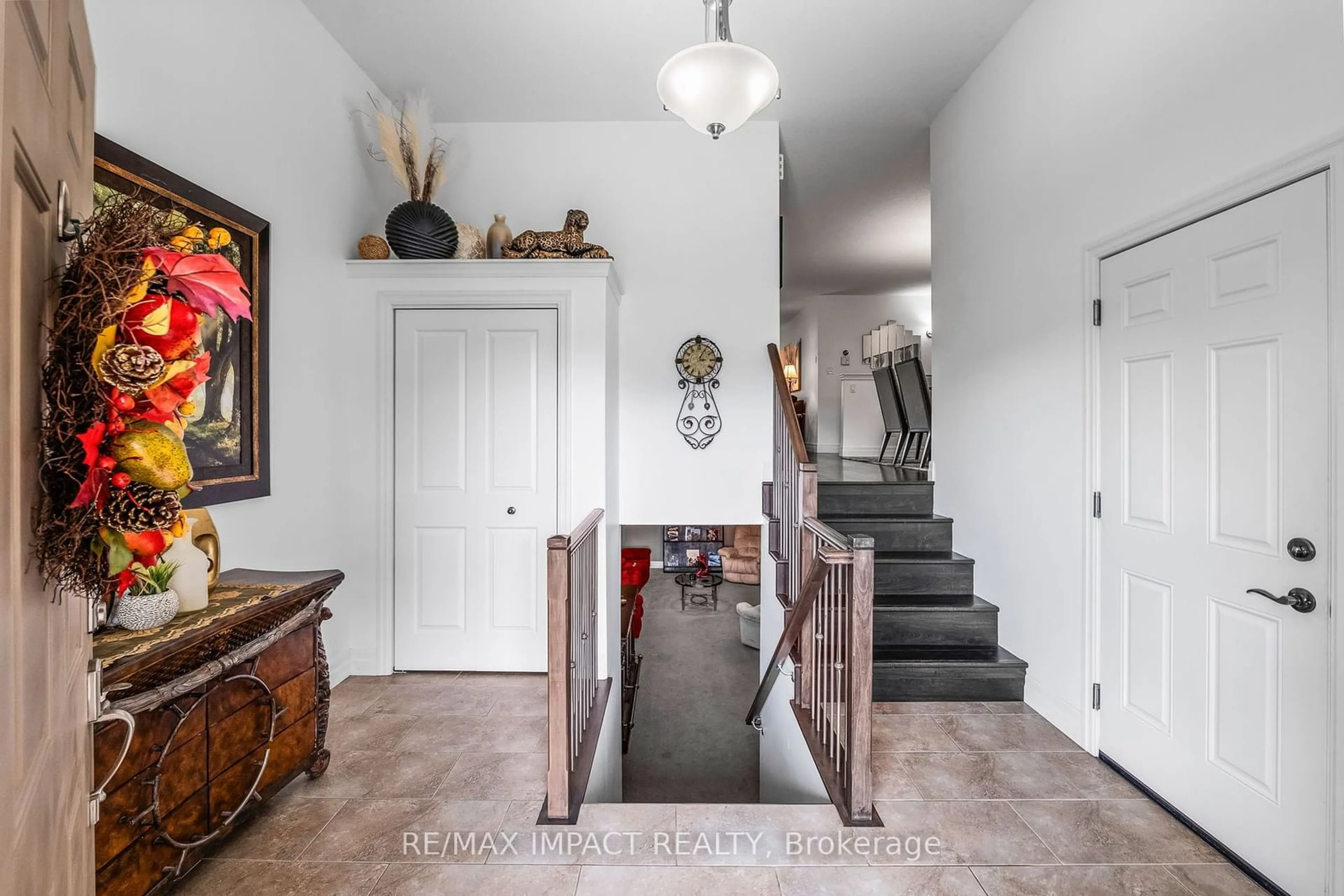 Indoor entryway for 72 Cortland Cres, Quinte West Ontario K0K 1B0