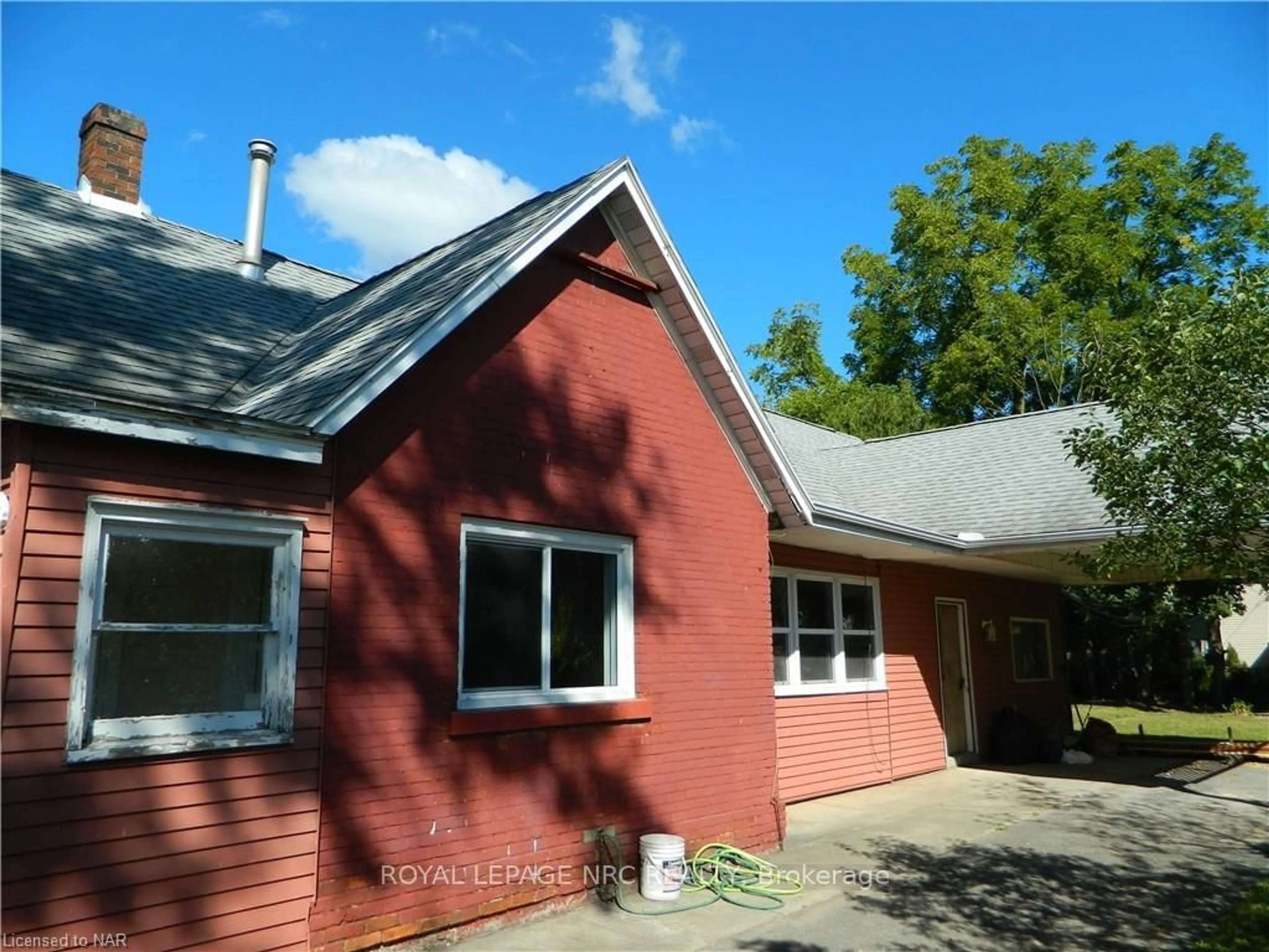 Frontside or backside of a home, cottage for 222 COURTWRIGHT St, Fort Erie Ontario L2A 2R8