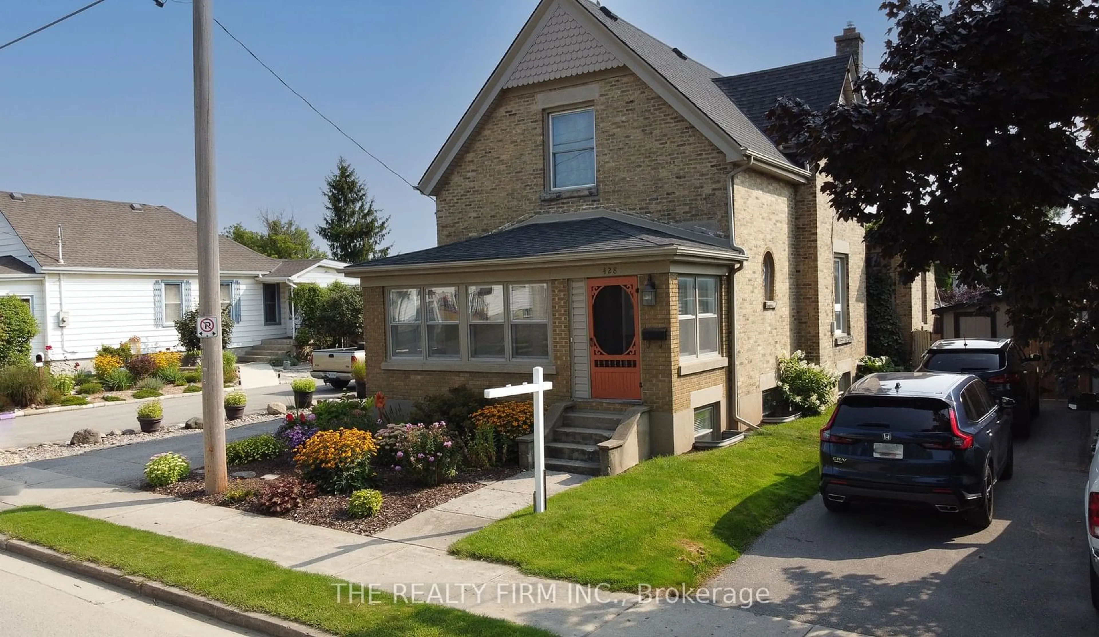 Frontside or backside of a home for 428 Saul St, London Ontario N5W 4T5