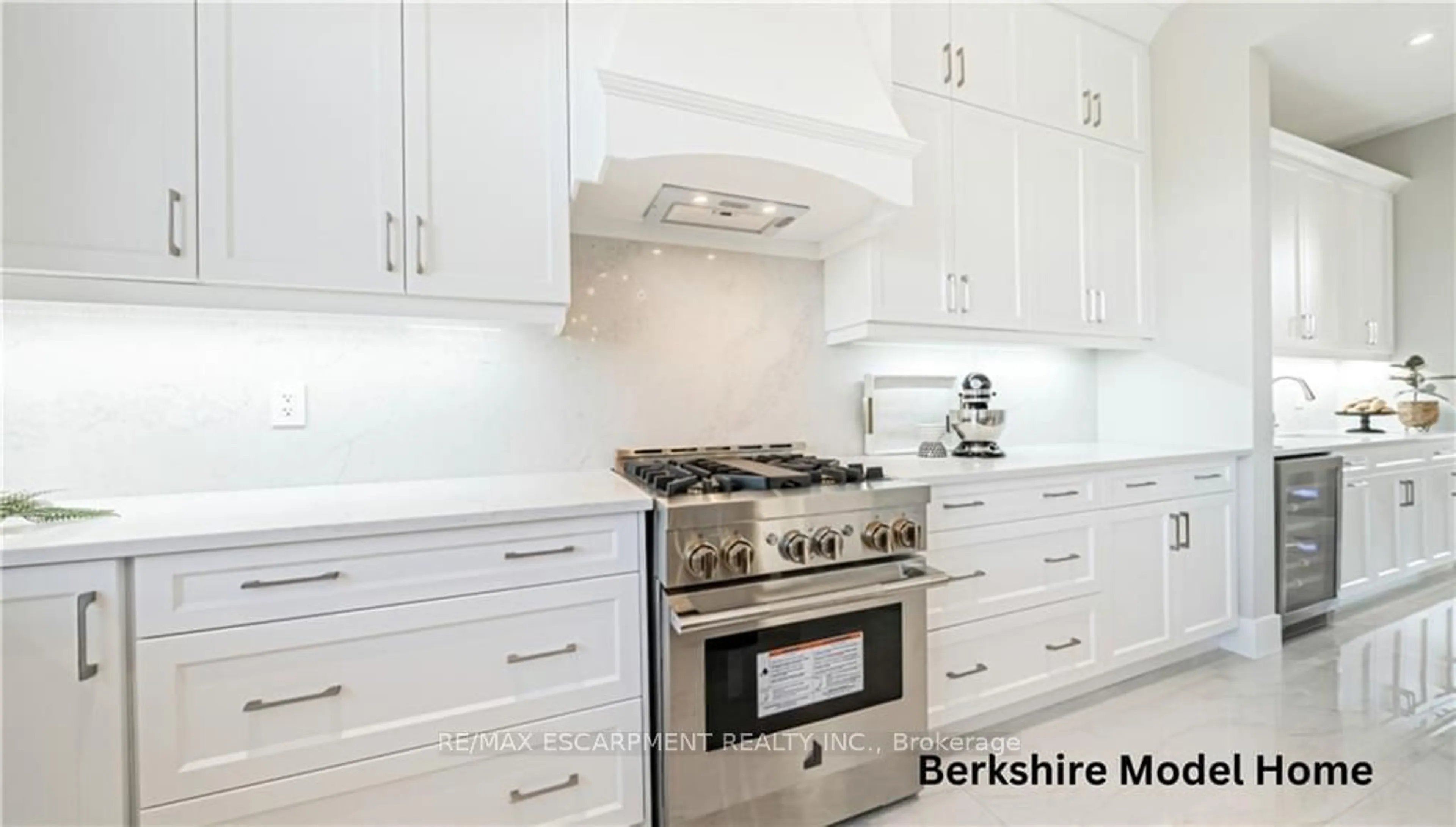 Contemporary kitchen, ceramic floors, mountain for 96 HILBORN St, Blandford-Blenheim Ontario N0J 1S0