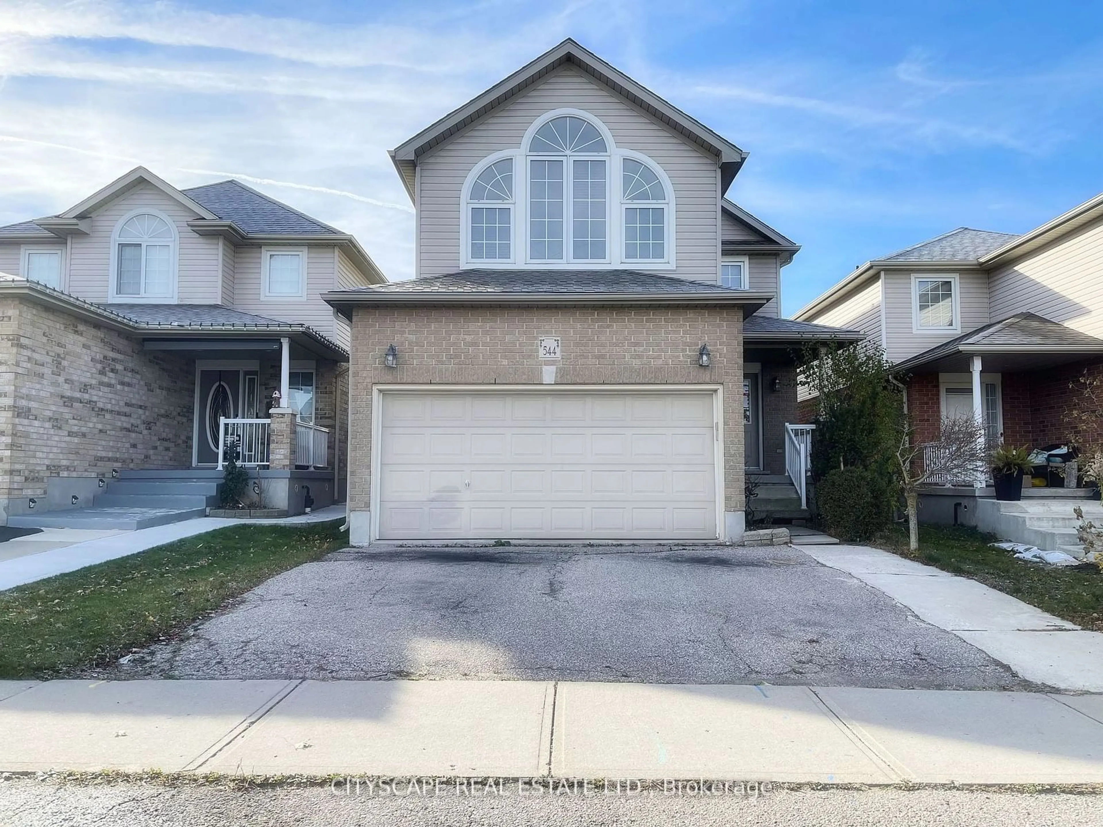 Frontside or backside of a home, the street view for 544 Robert Ferrie Dr, Kitchener Ontario N2P 2T8