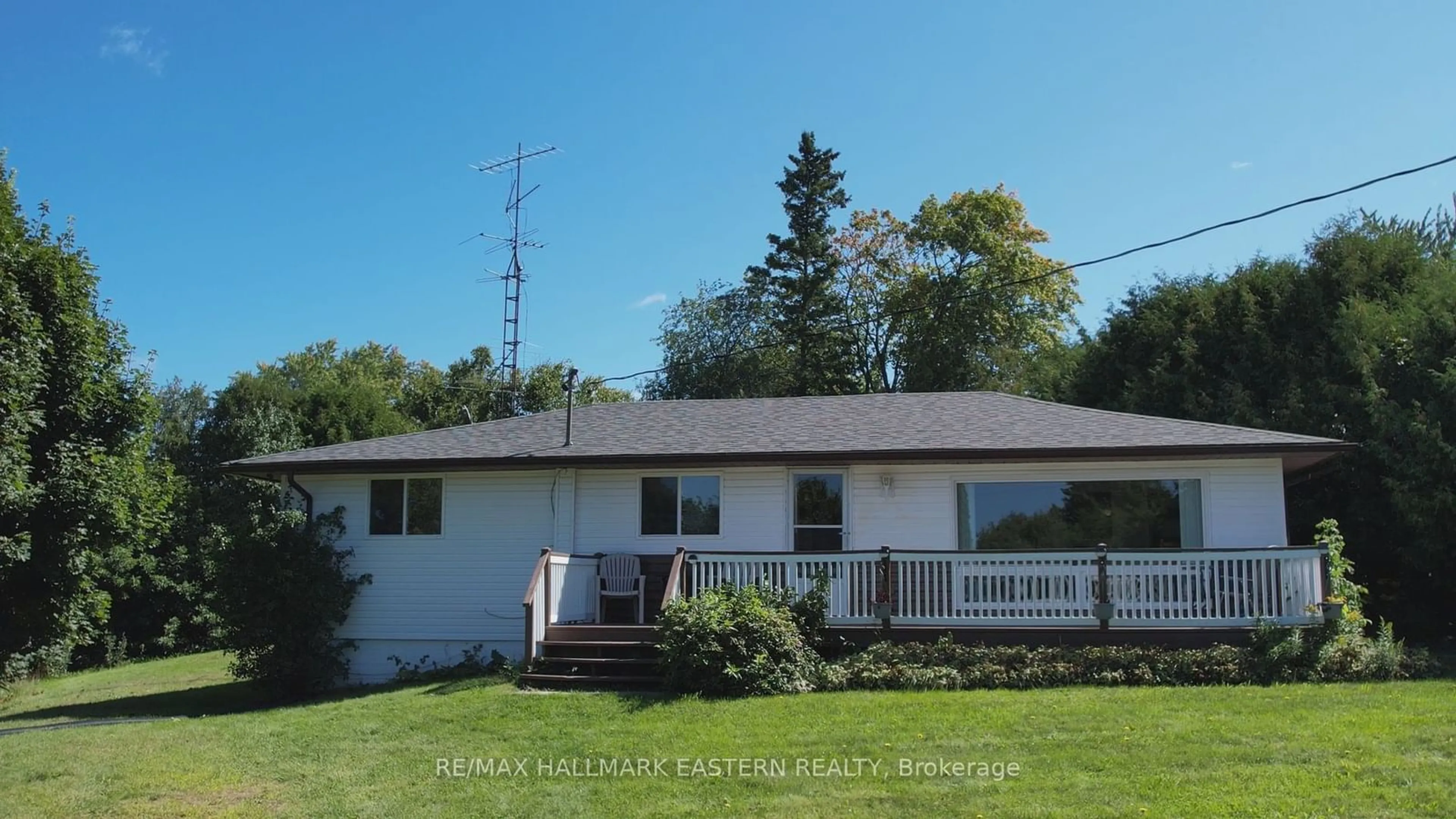 Frontside or backside of a home for 165 Pitt's Cove Rd, Kawartha Lakes Ontario K0M 1L0