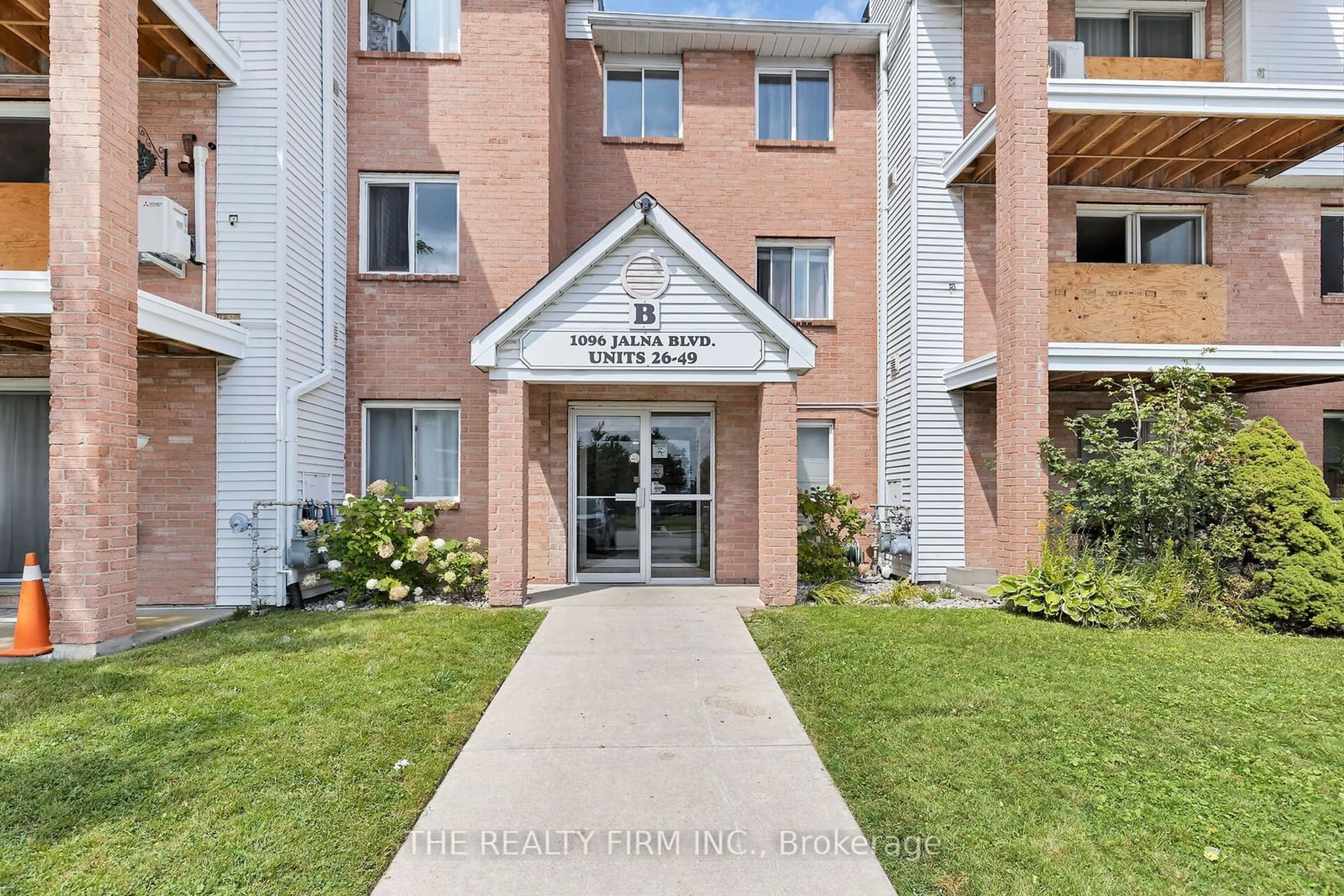 A pic from exterior of the house or condo for 1096 Jalna Blvd #41, London Ontario N6E 3B8