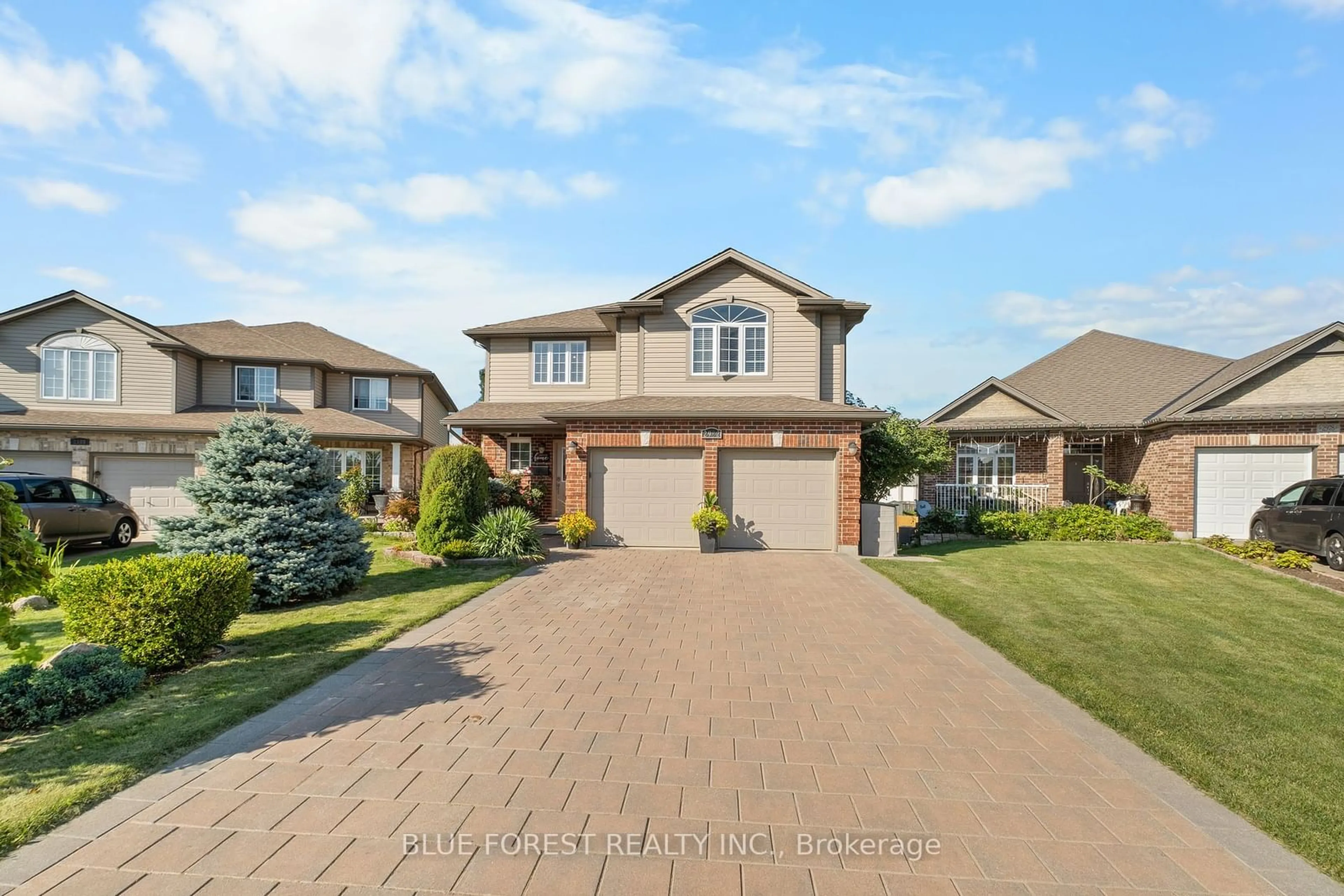 Frontside or backside of a home for 2982 Devon Rd, London Ontario N6E 0A4