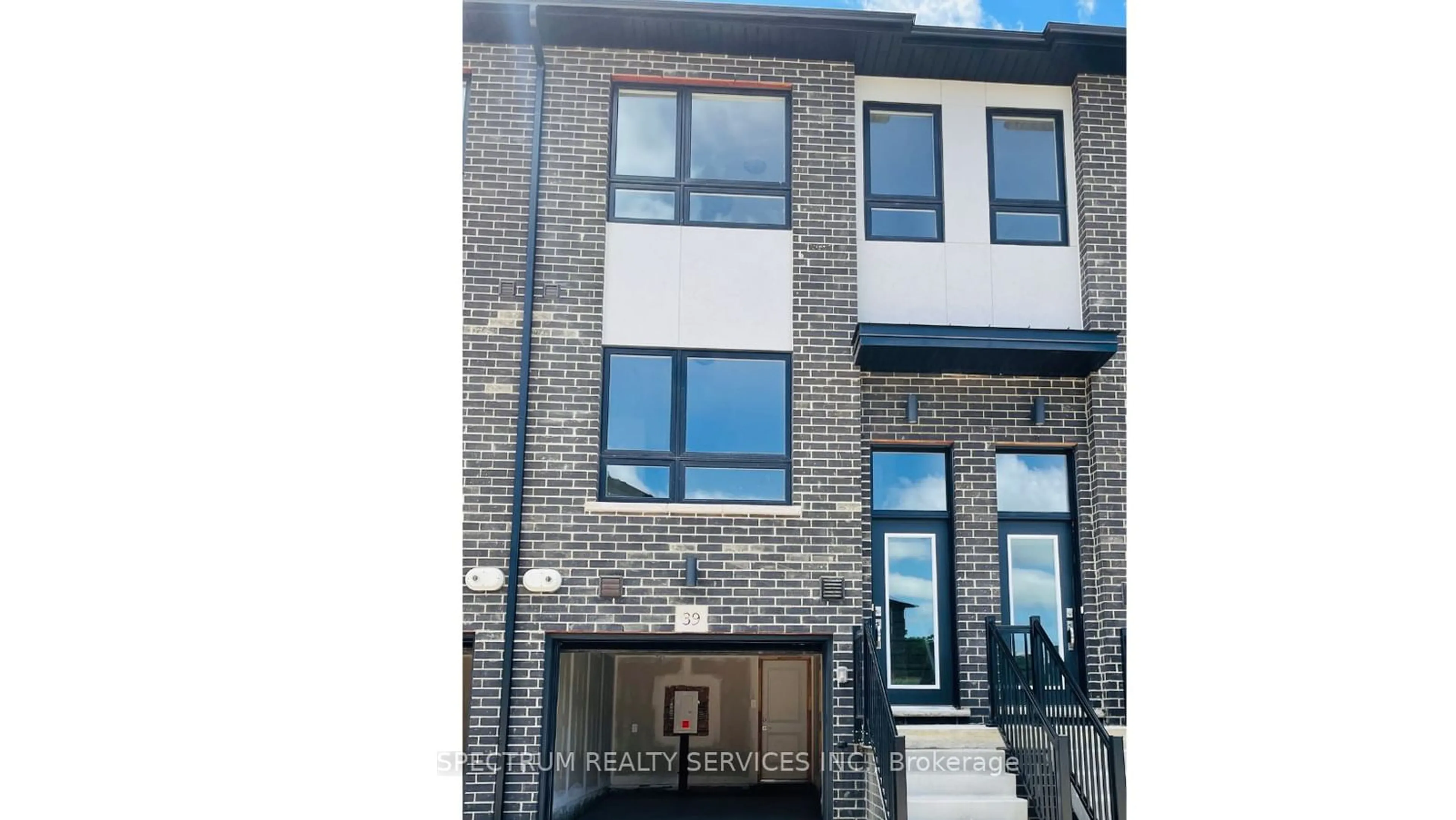 Home with brick exterior material for 720 Grey St #39, Brantford Ontario N3S 4Y4