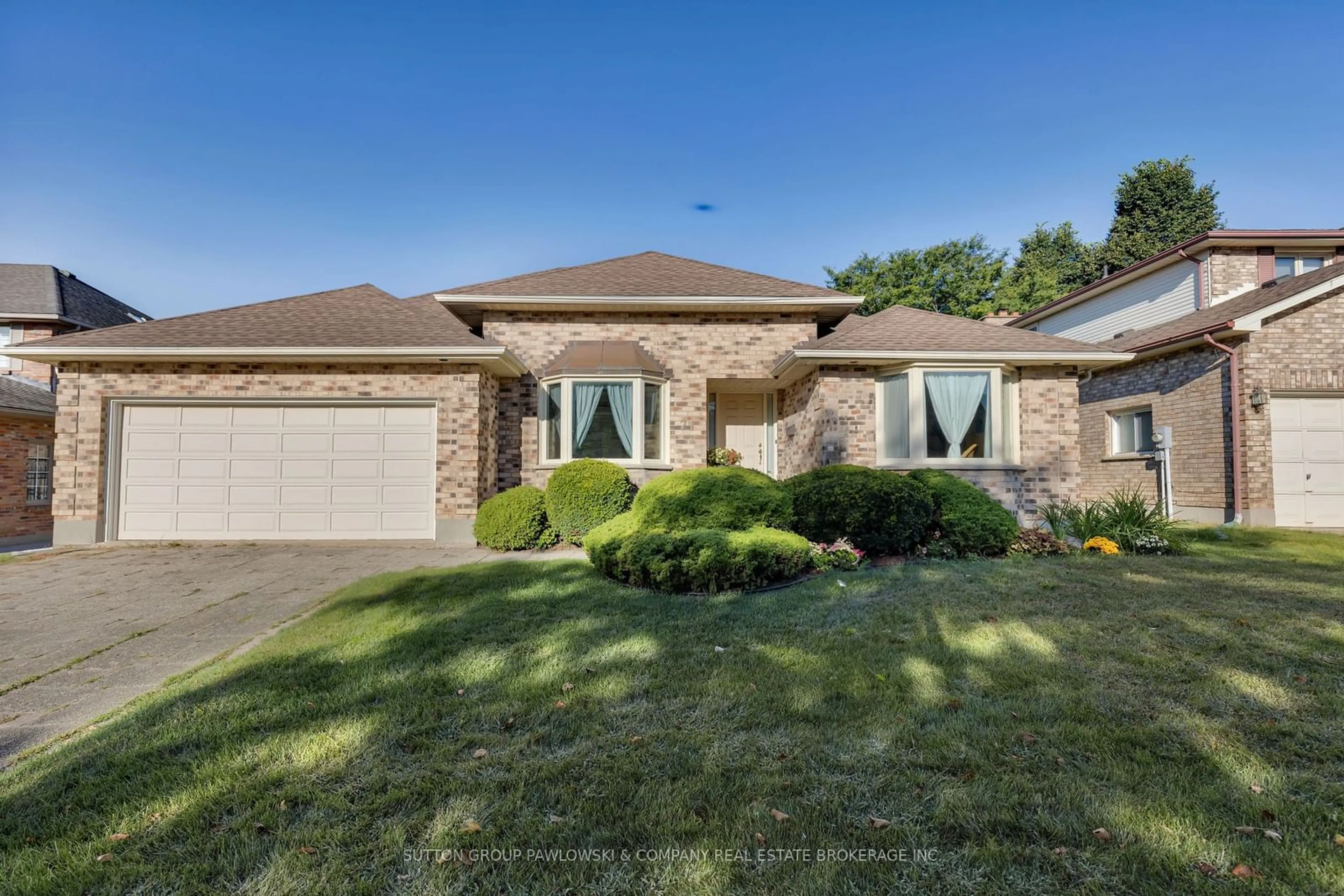 Home with brick exterior material for 71 Pine Valley Dr, London Ontario N6J 4L8