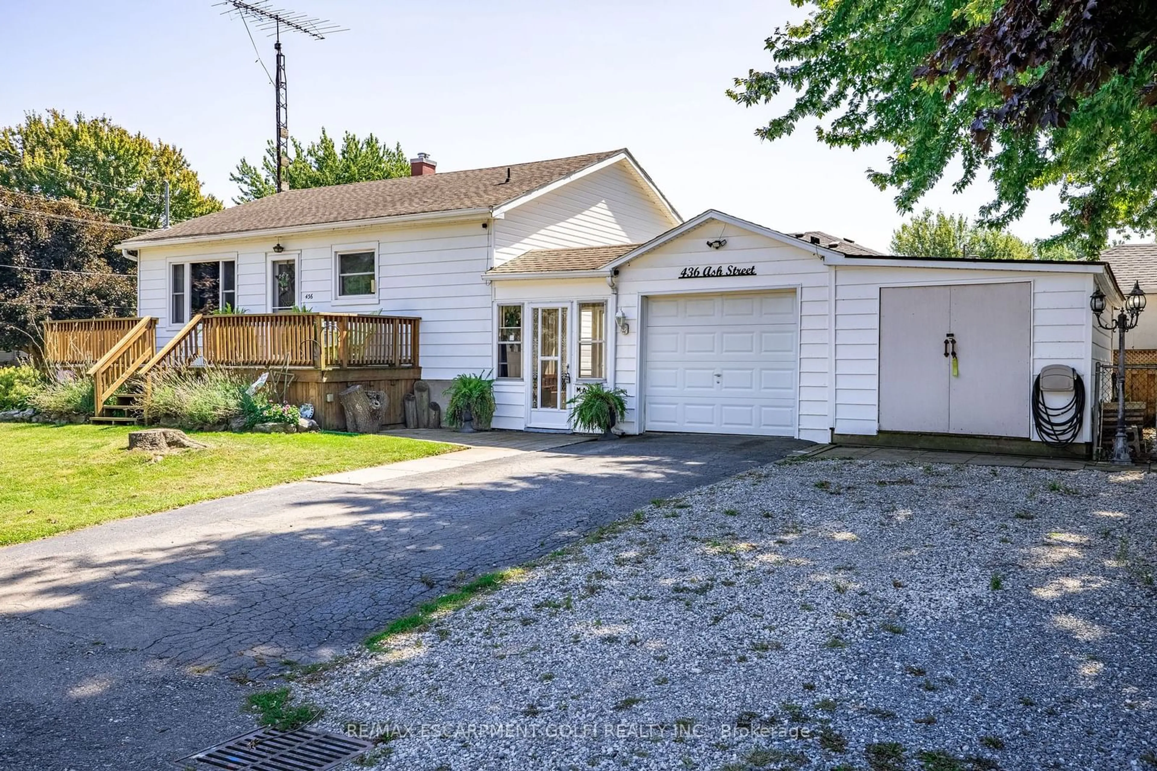 A pic from exterior of the house or condo for 436 Ash St, Port Colborne Ontario L3K 2X5