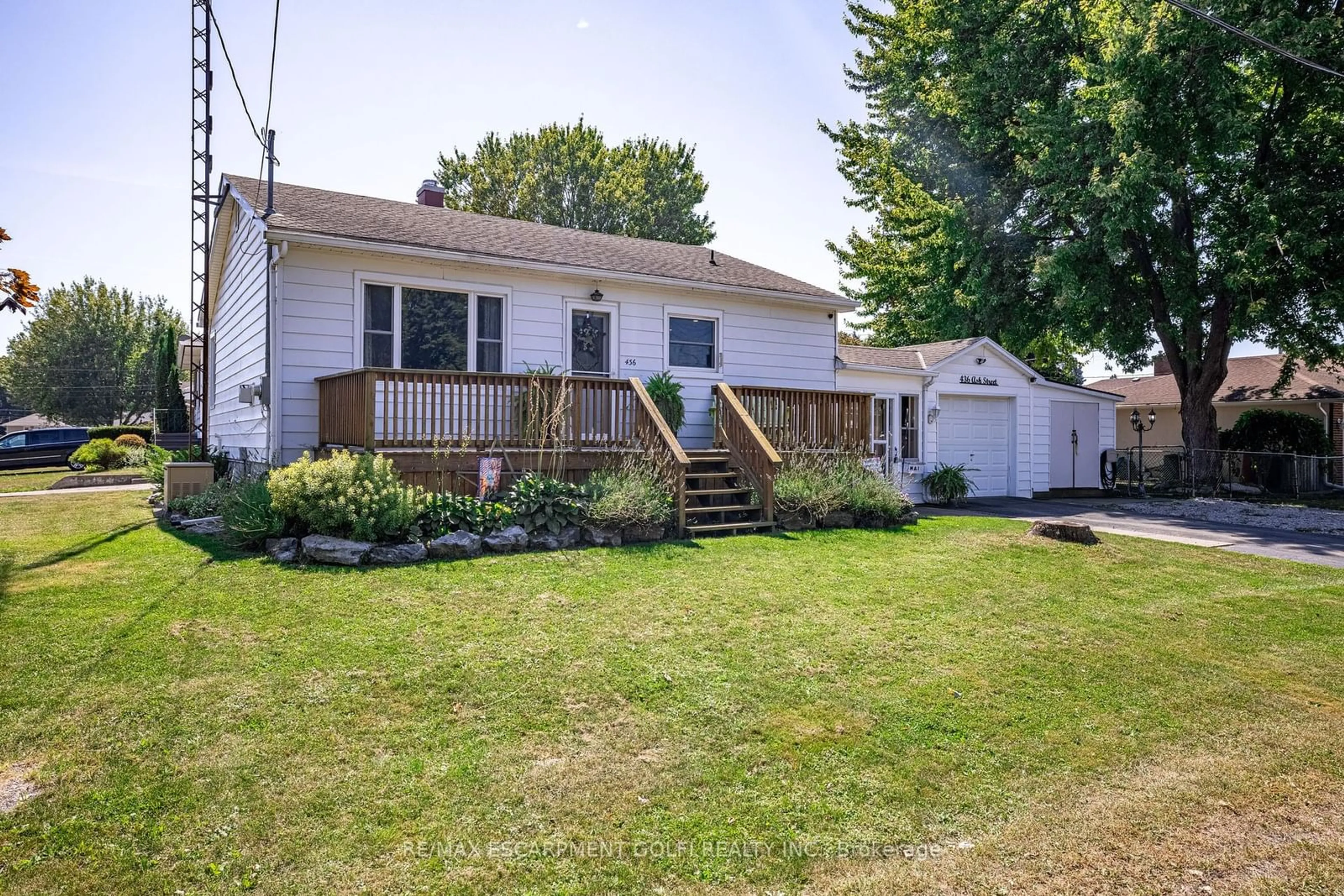 Frontside or backside of a home for 436 Ash St, Port Colborne Ontario L3K 2X5