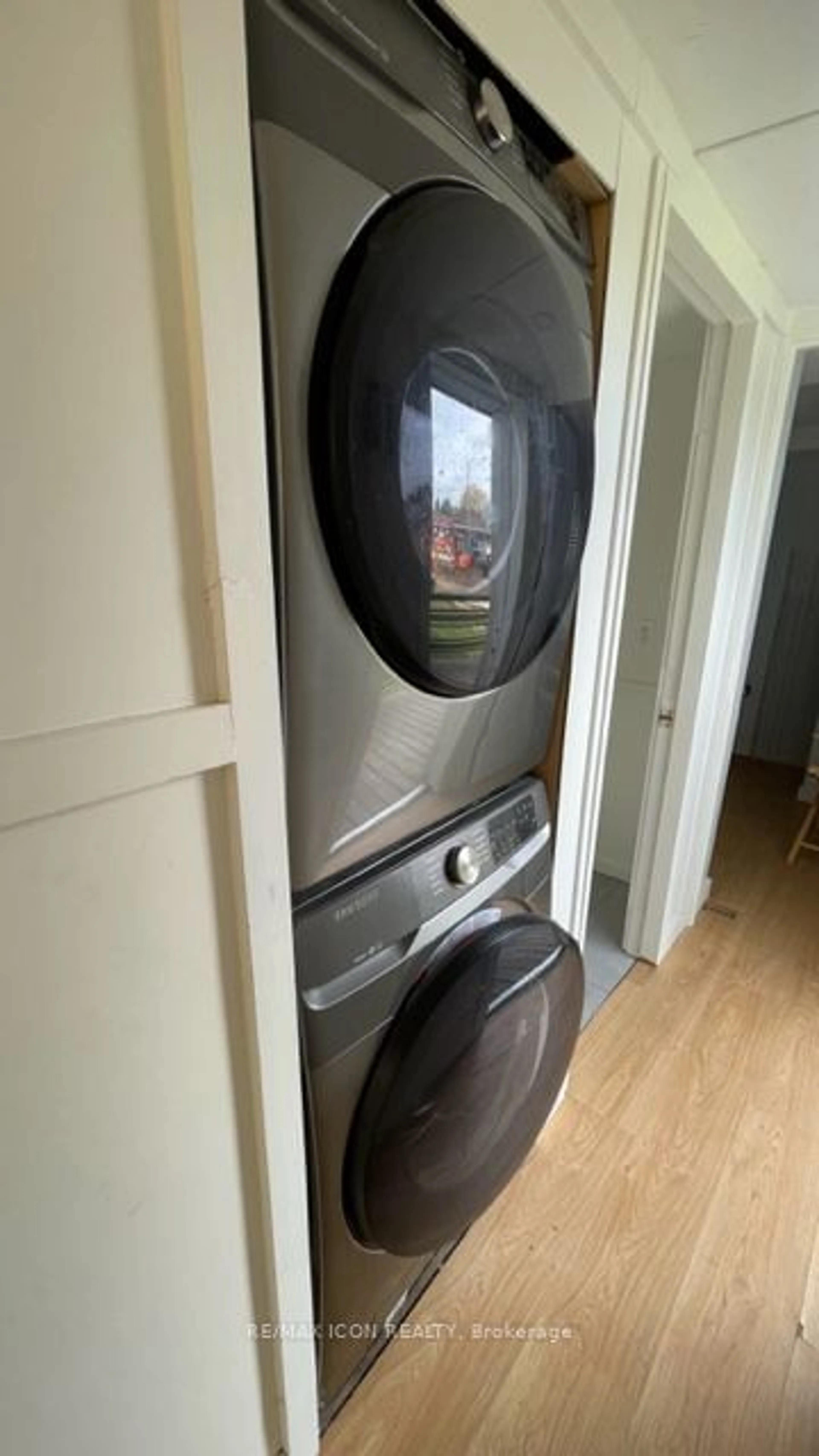 Washer and dryer for 77767 Norma St, Bluewater Ontario N0M 1G0