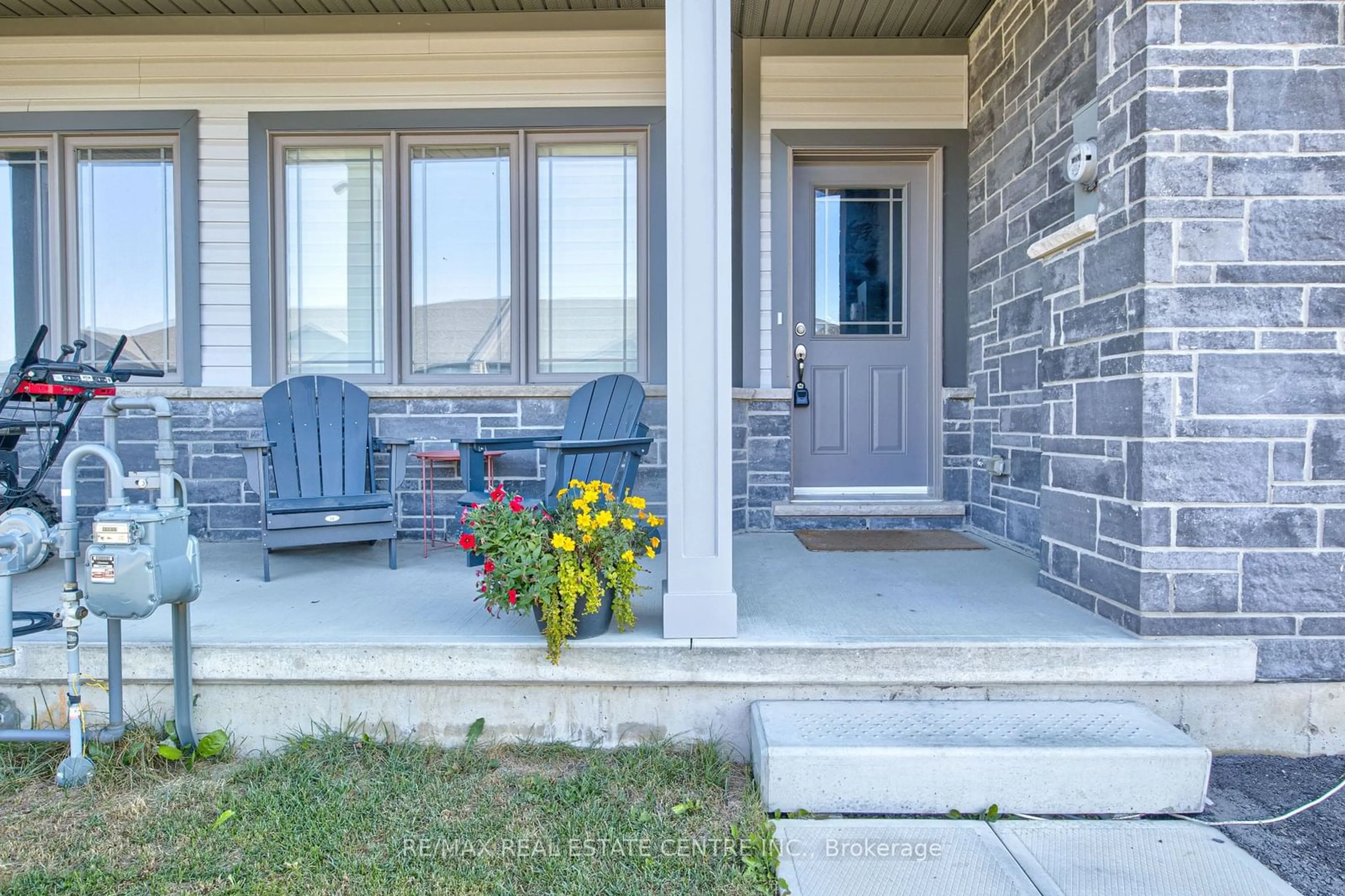 Indoor entryway for 84 Cheryl Ave, North Perth Ontario N0G 1B0