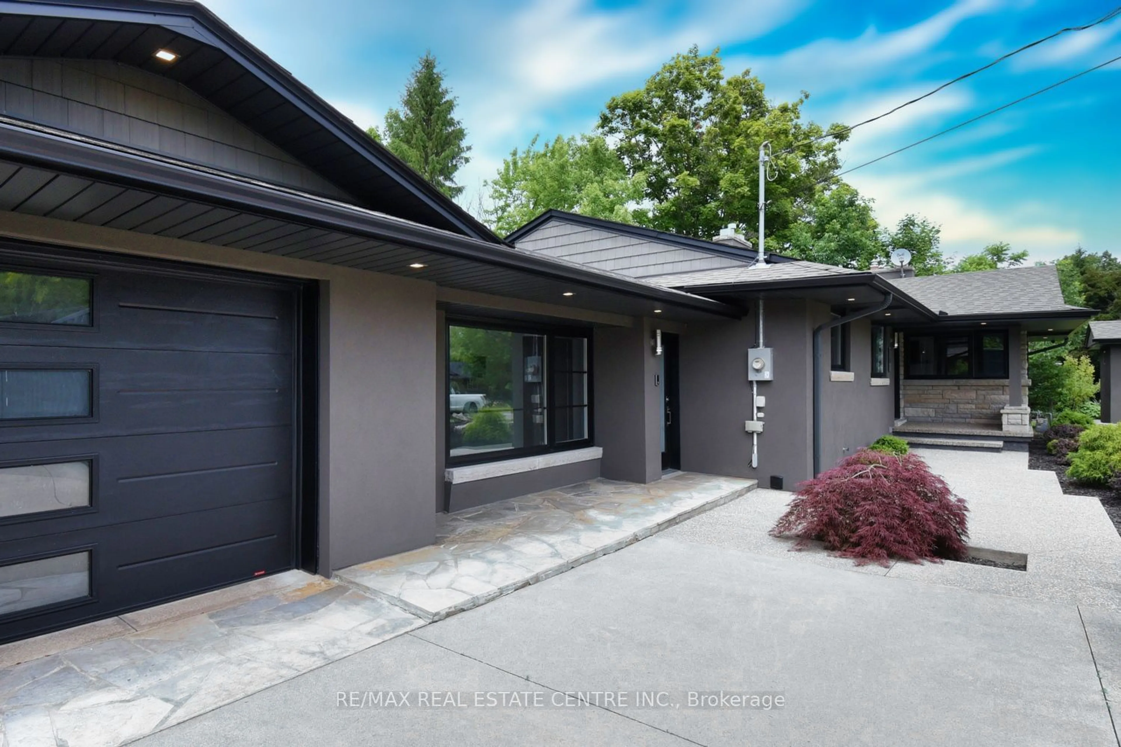 Frontside or backside of a home, the street view for 3836 Brookside Dr, West Lincoln Ontario L0R 2C0