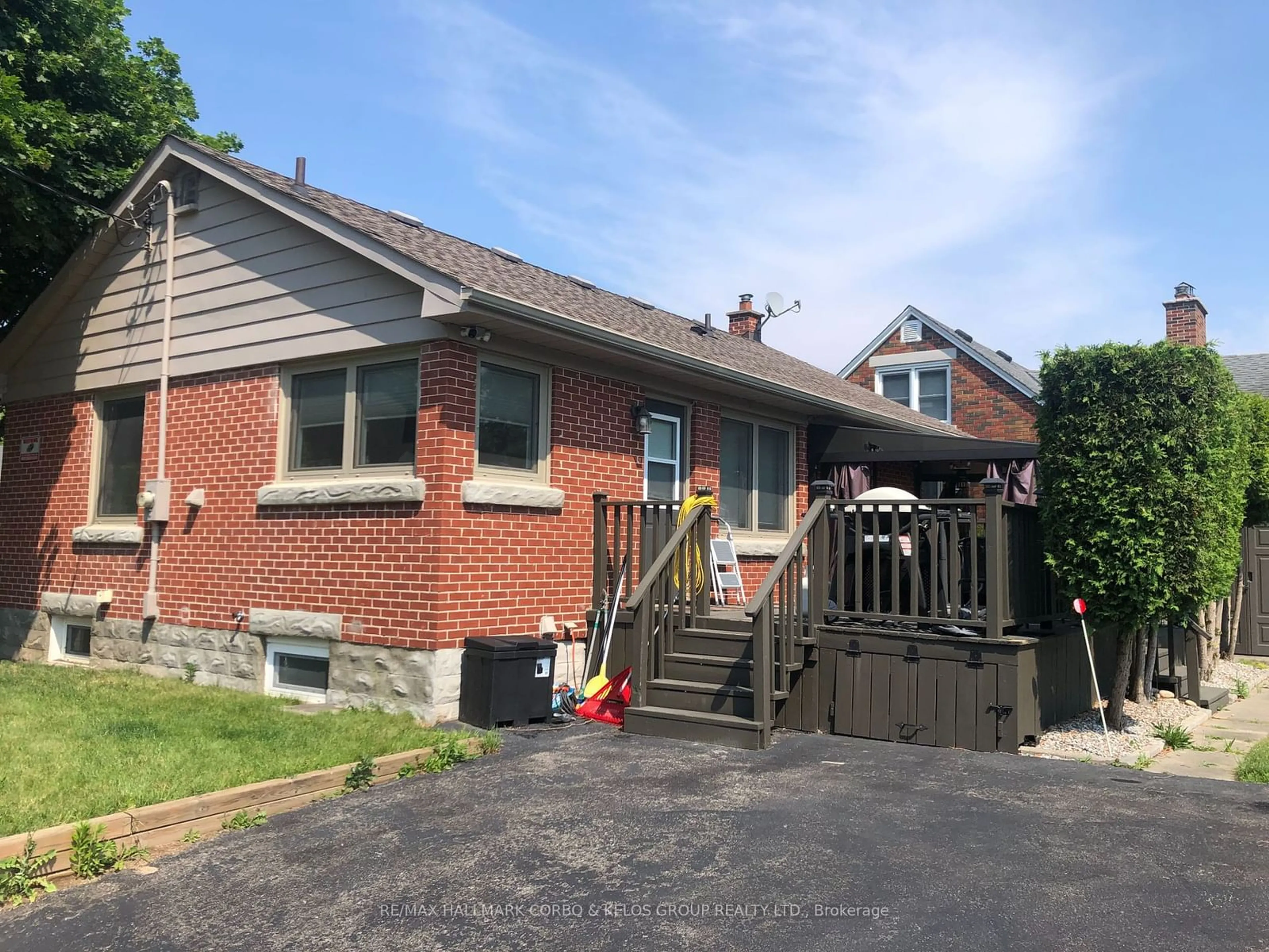 Frontside or backside of a home for 806 Rose St, Cambridge Ontario N3H 2G1